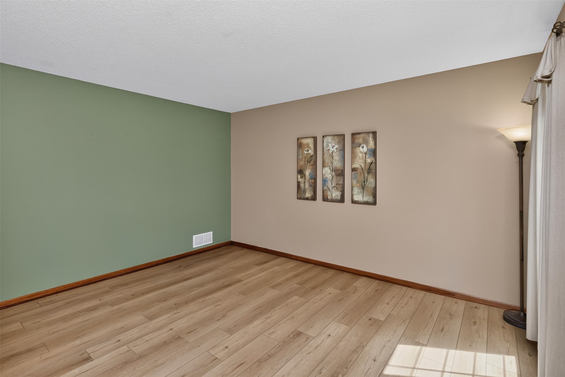 5849 Brentwood Circle Property Photo 5
