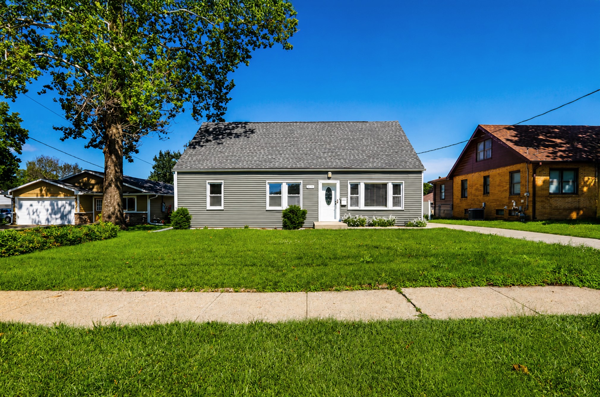 4119 70th Street Property Photo 2