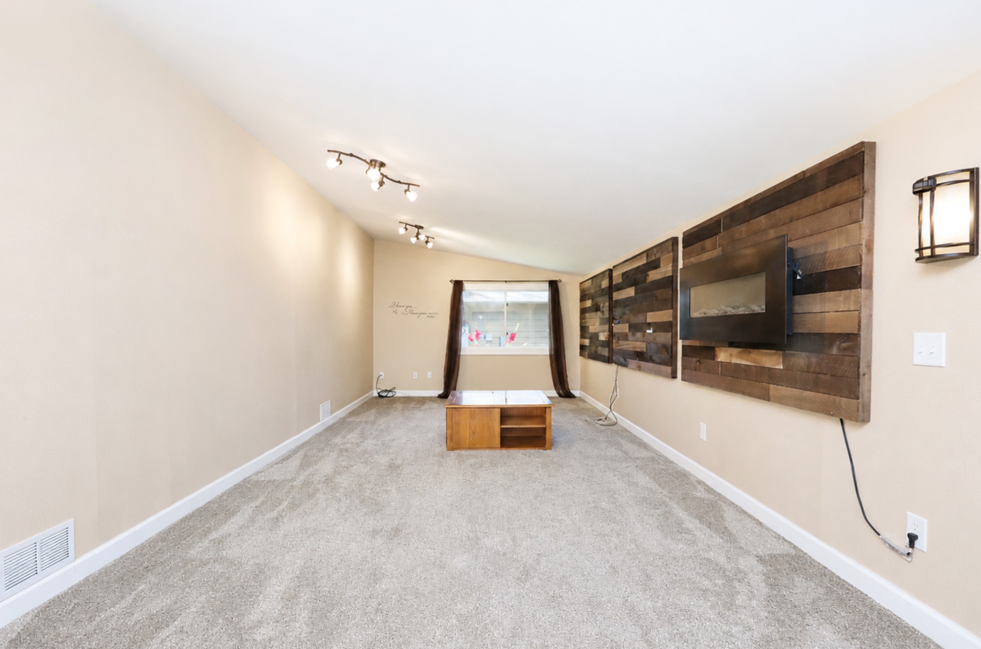 4119 70th Street Property Photo 10
