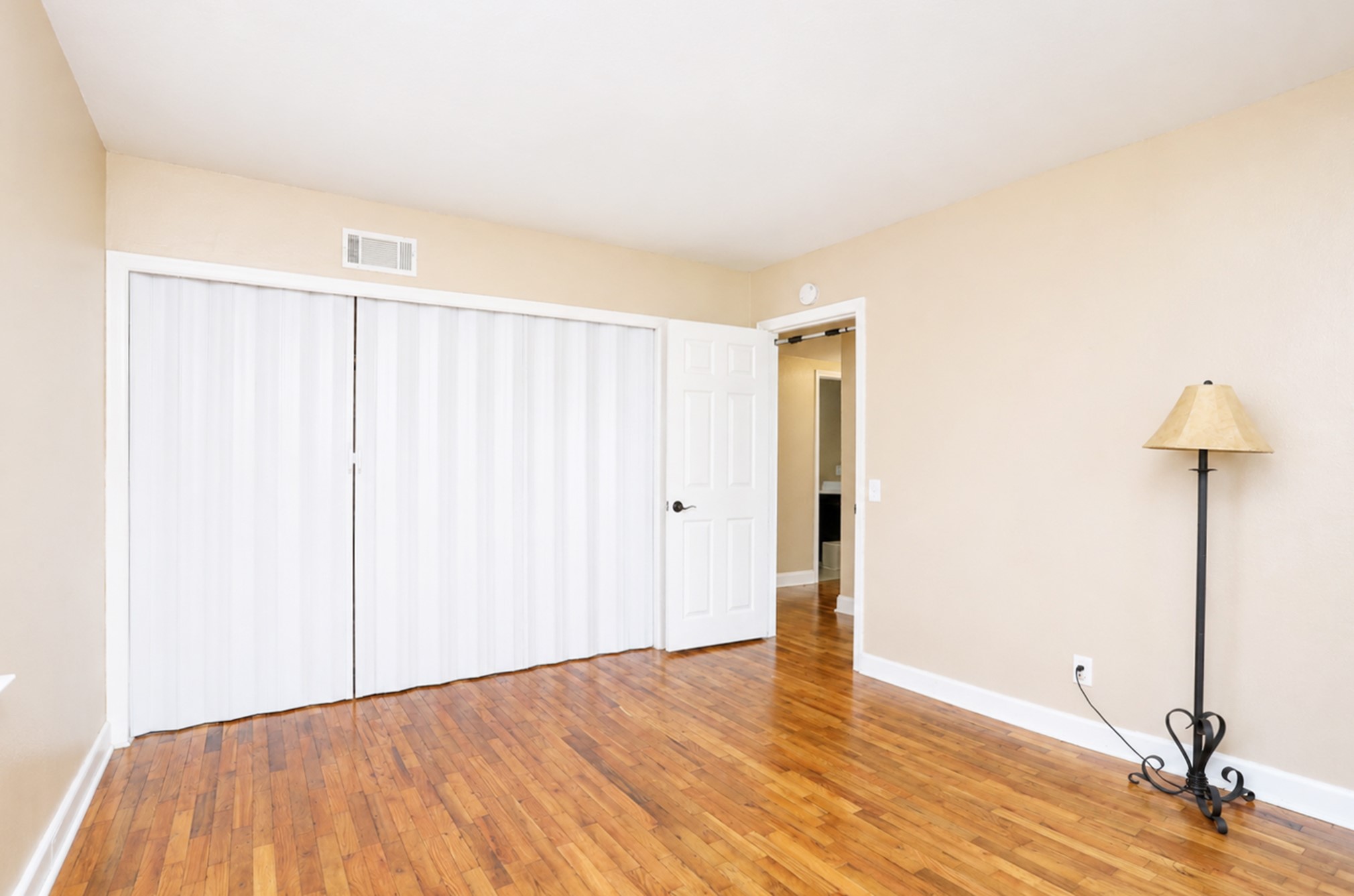 4119 70th Street Property Photo 11
