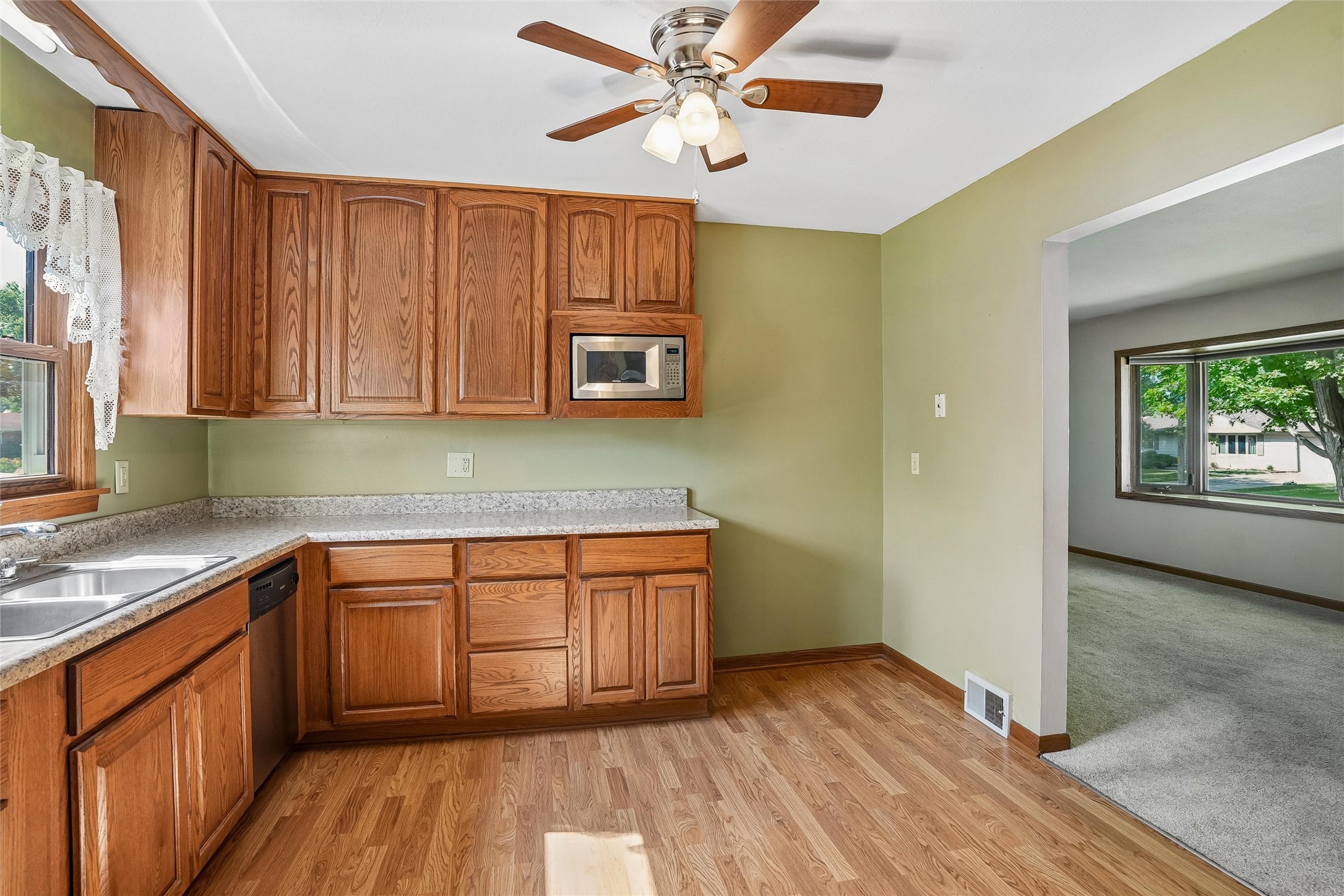 8041 Crestview Drive Property Photo 8