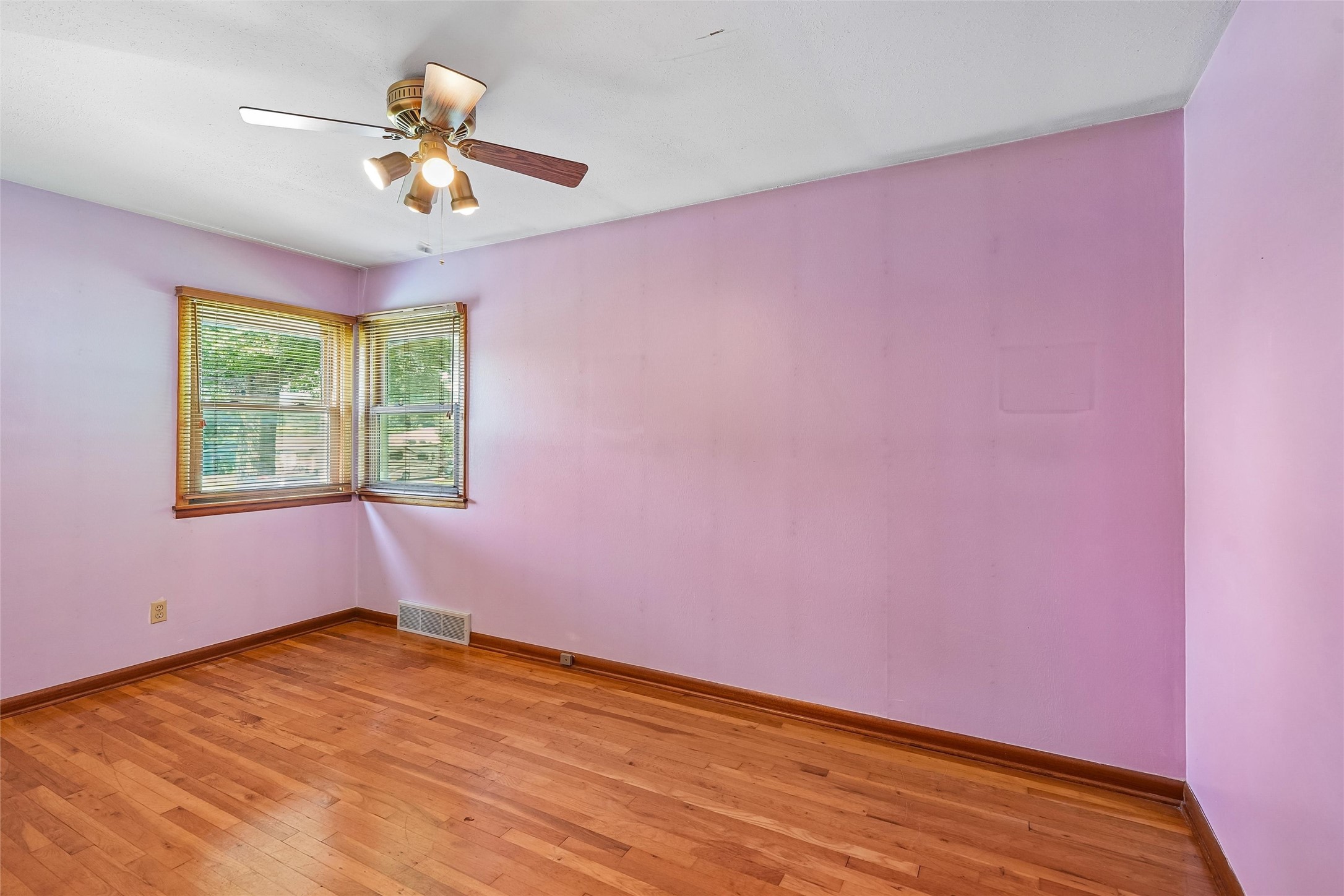 8041 Crestview Drive Property Photo 10