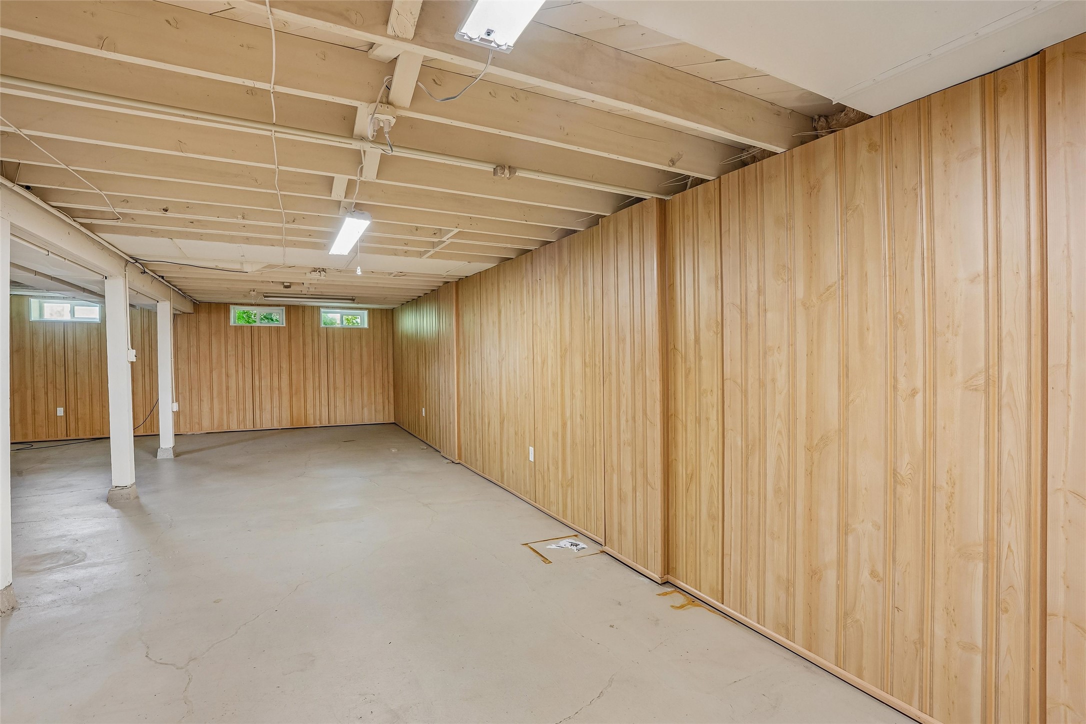 8041 Crestview Drive Property Photo 16