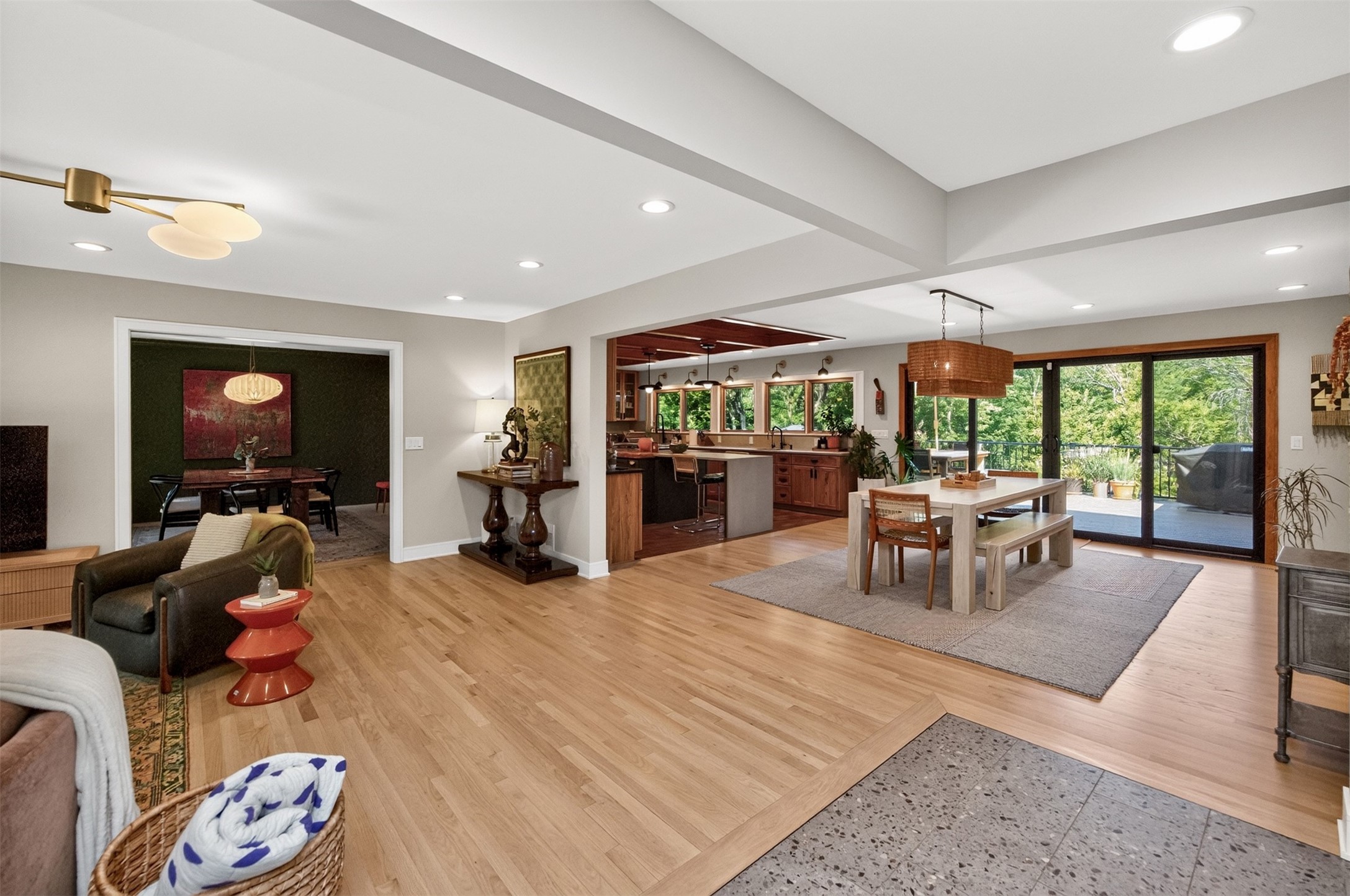 5154 Lower Beaver Road Property Photo 4