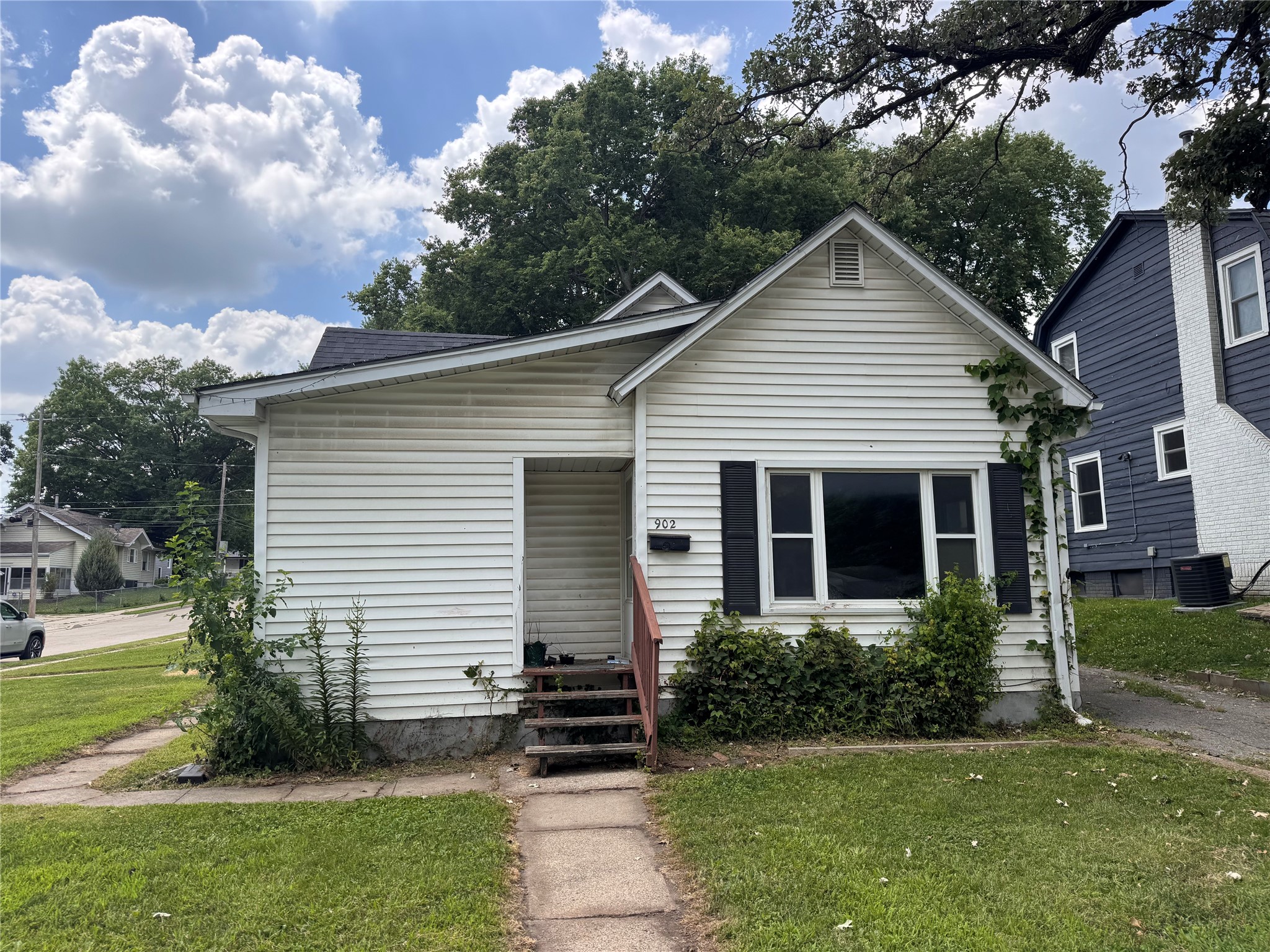 902 24th Street Property Photo 1