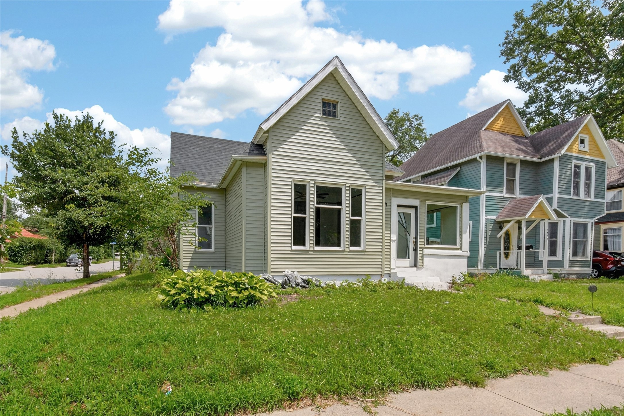 1735 7th Street Property Photo 2