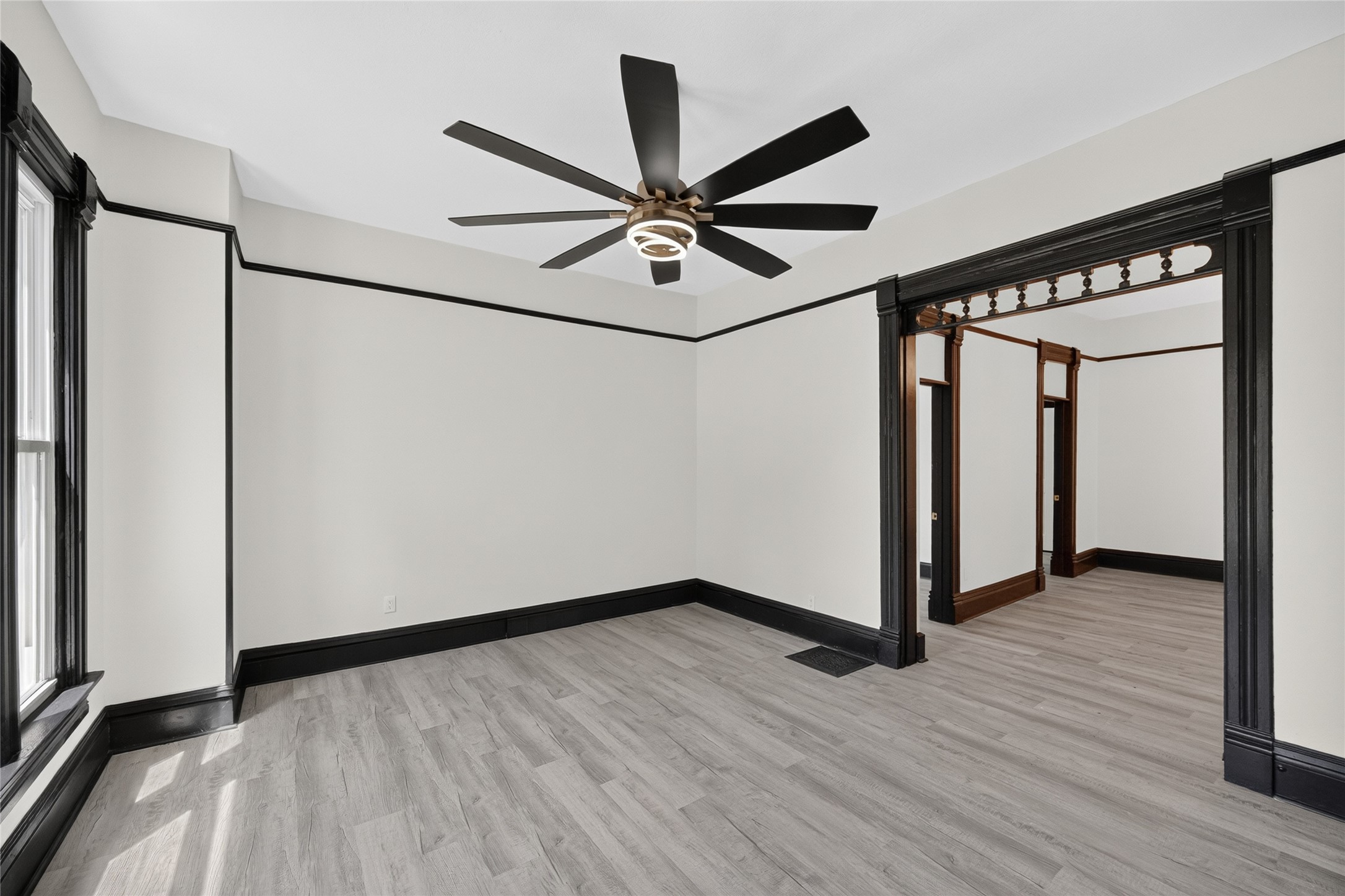 1735 7th Street Property Photo 5