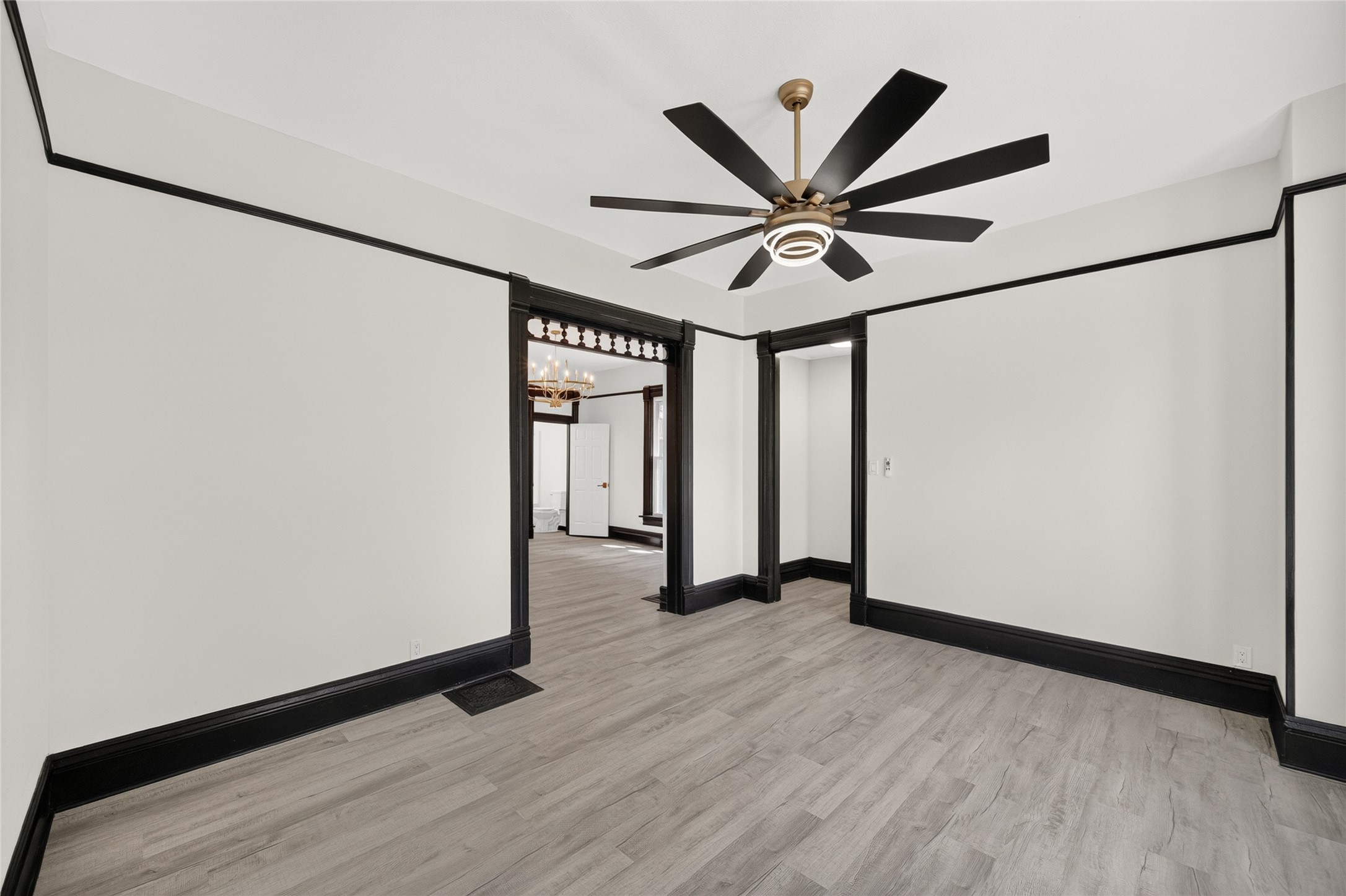 1735 7th Street Property Photo 6