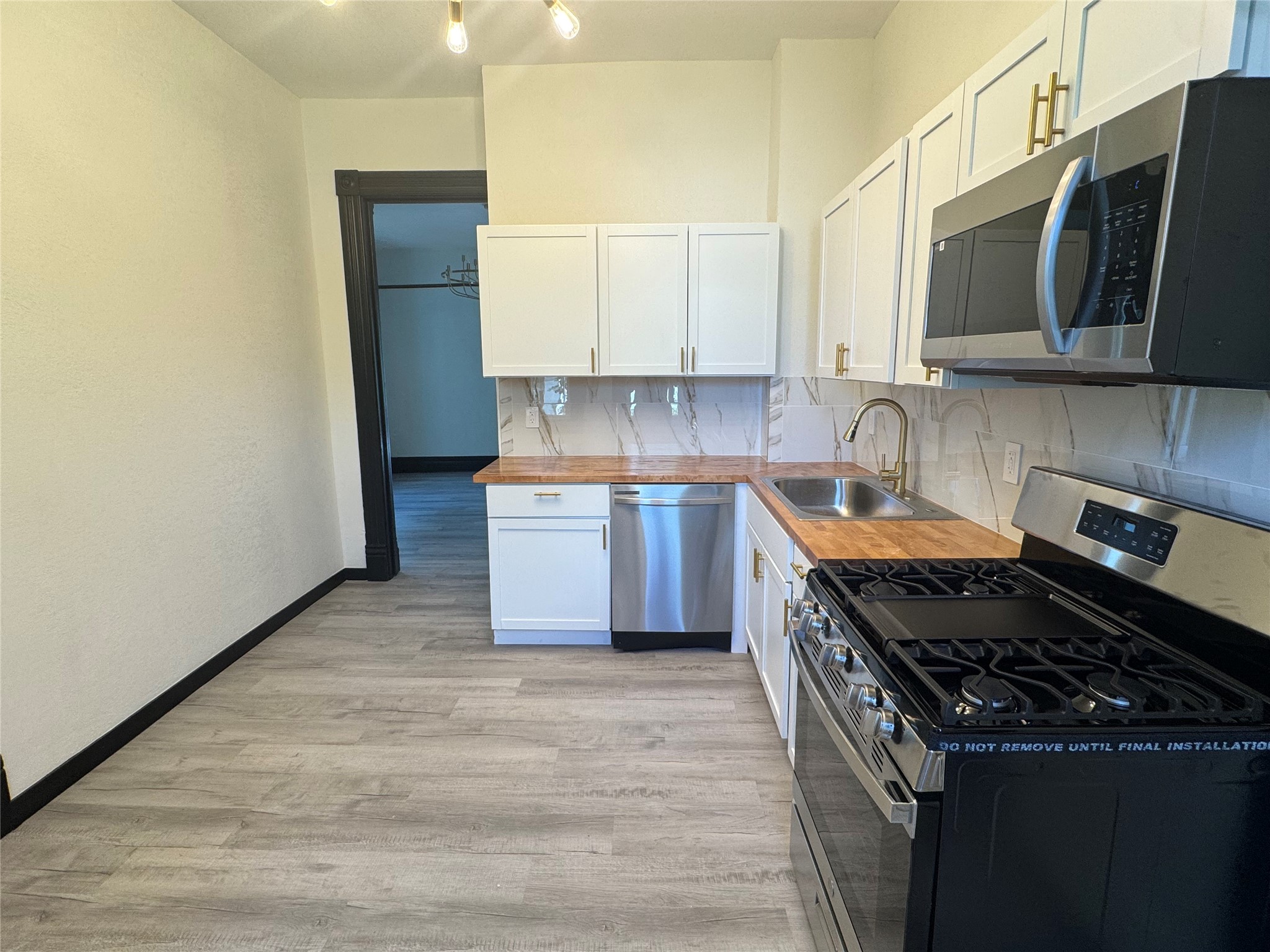 1735 7th Street Property Photo 10