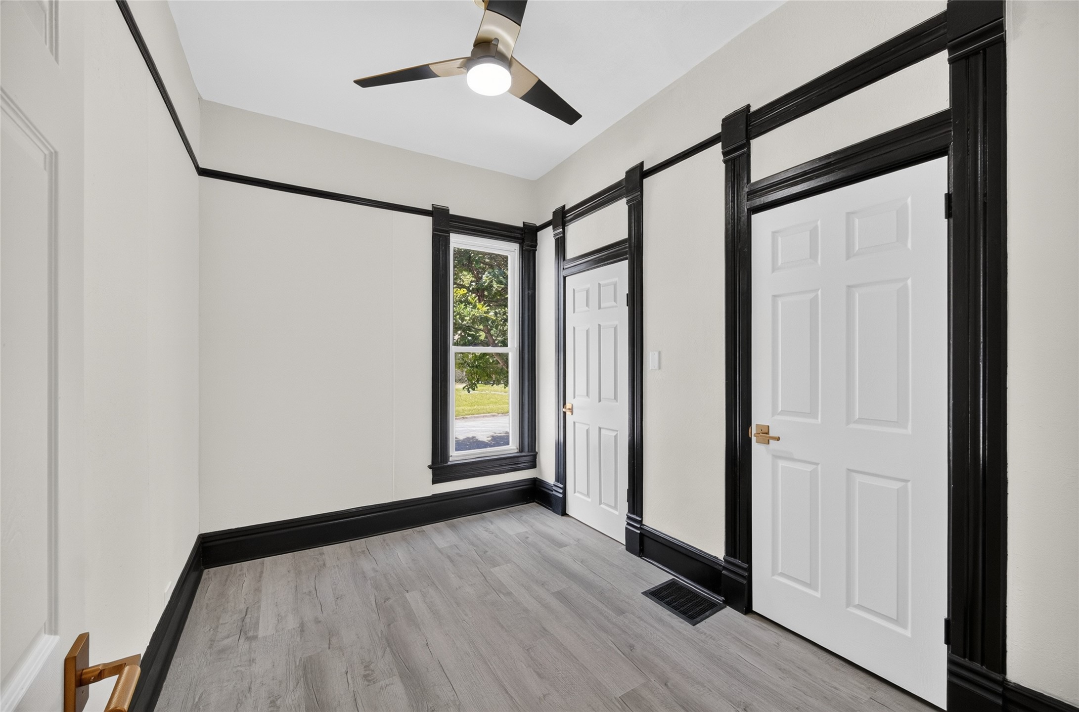 1735 7th Street Property Photo 13