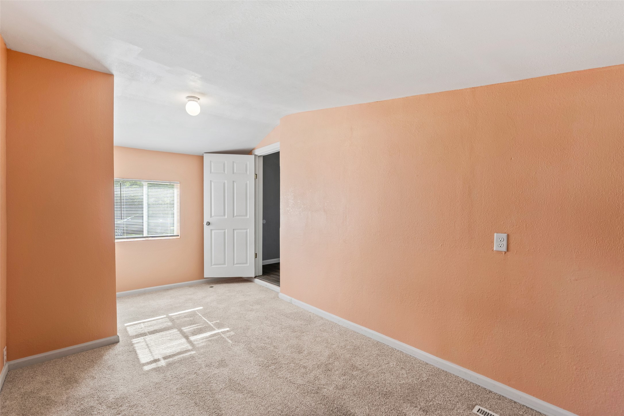 716 N Main Street Property Photo 12