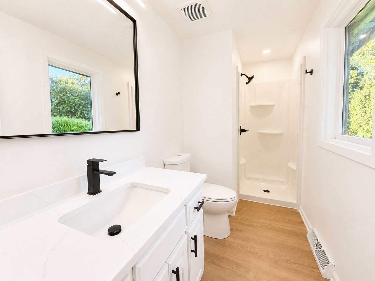 10050 Ne University Avenue Property Photo 16