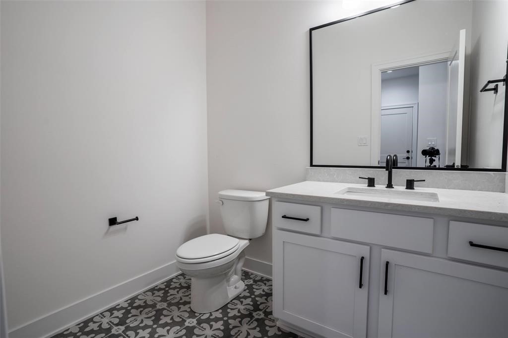 537 Se Walnut Woods Drive Property Photo 12