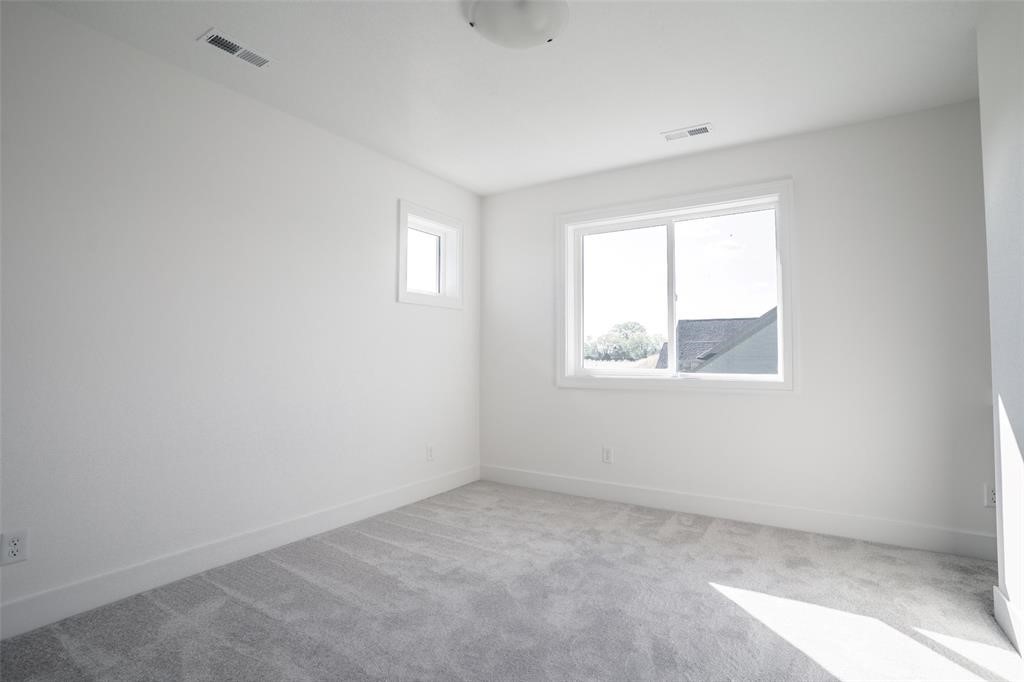 537 Se Walnut Woods Drive Property Photo 19