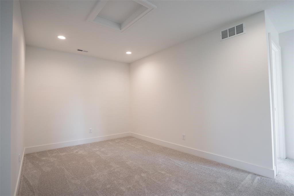 537 Se Walnut Woods Drive Property Photo 22