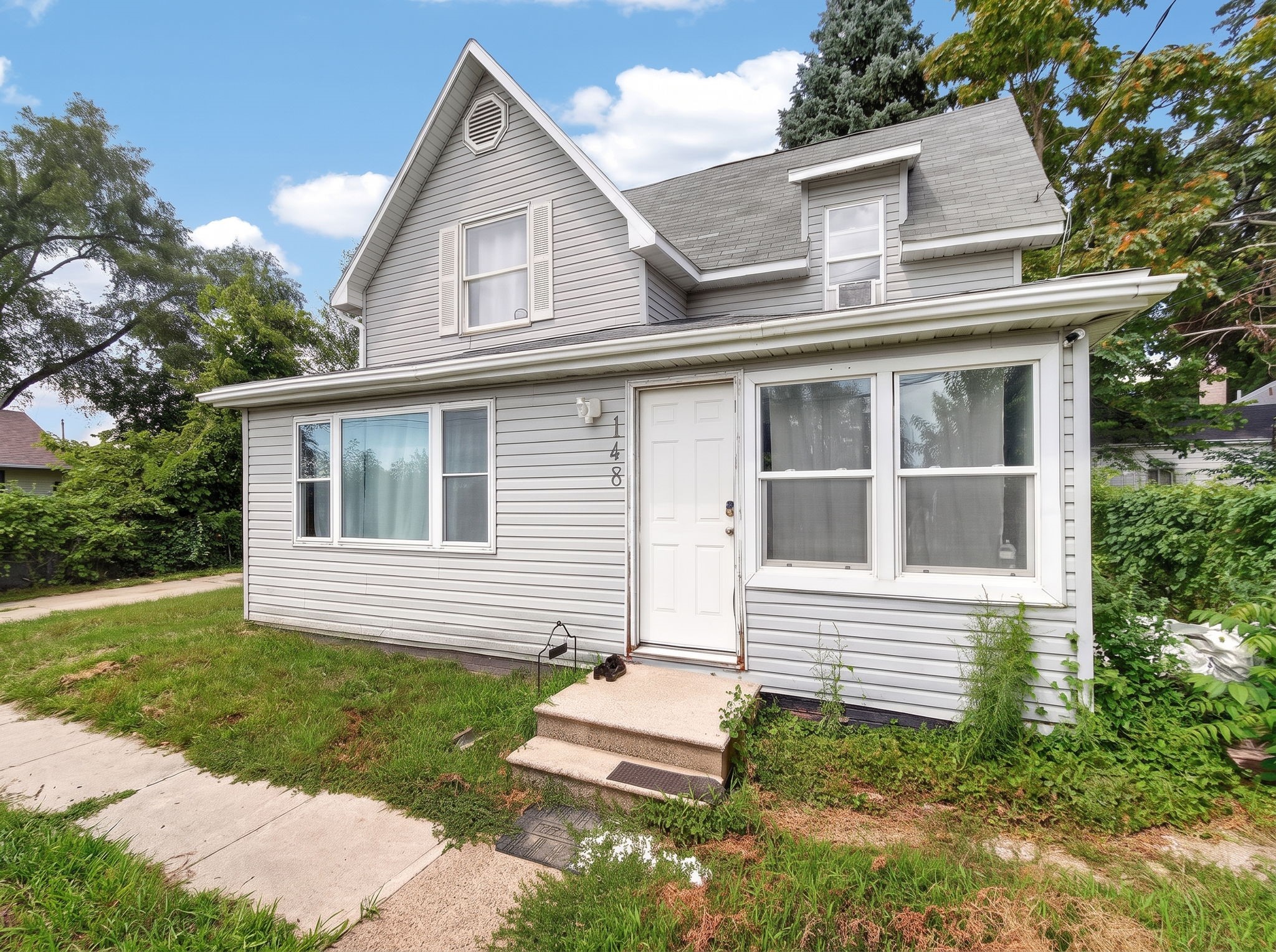 148 E Sheridan Avenue Property Photo 3