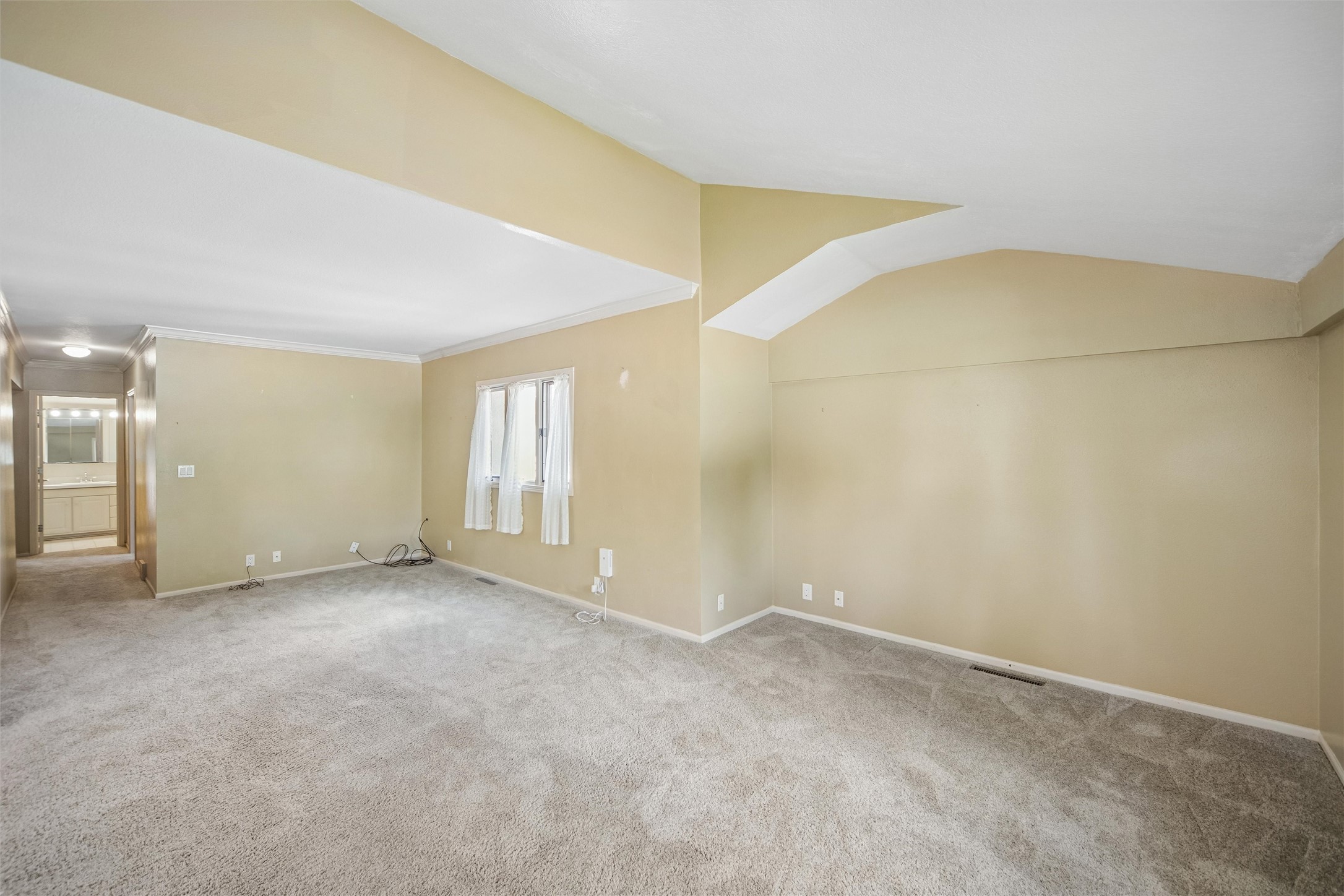 3828 Hunter Avenue Property Photo 6