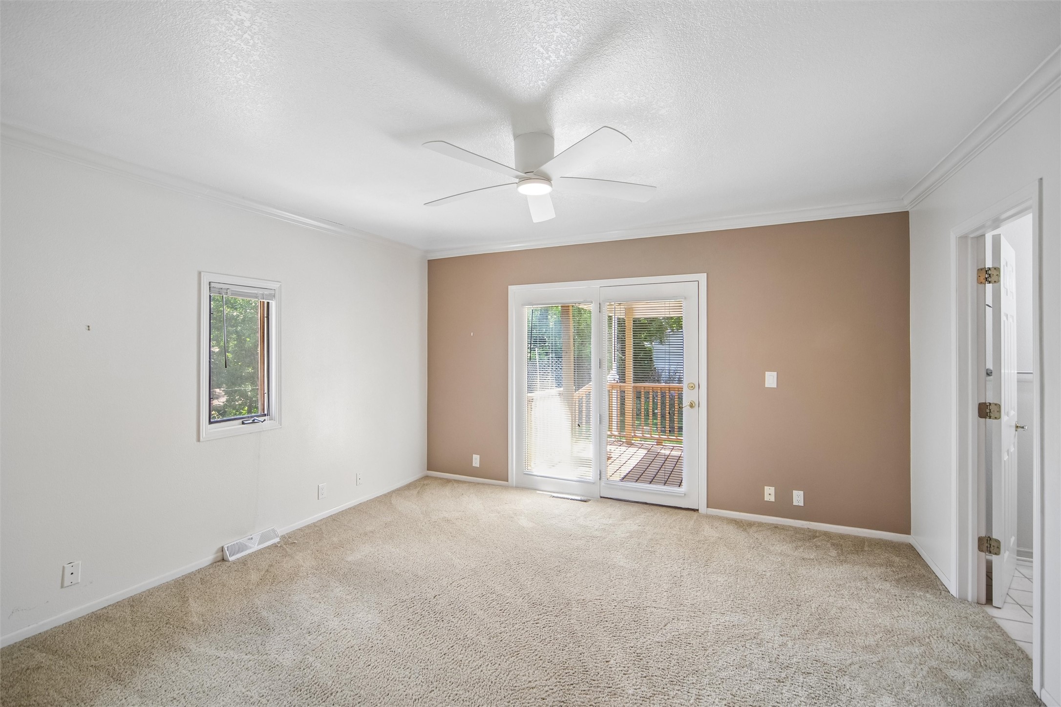 3828 Hunter Avenue Property Photo 12