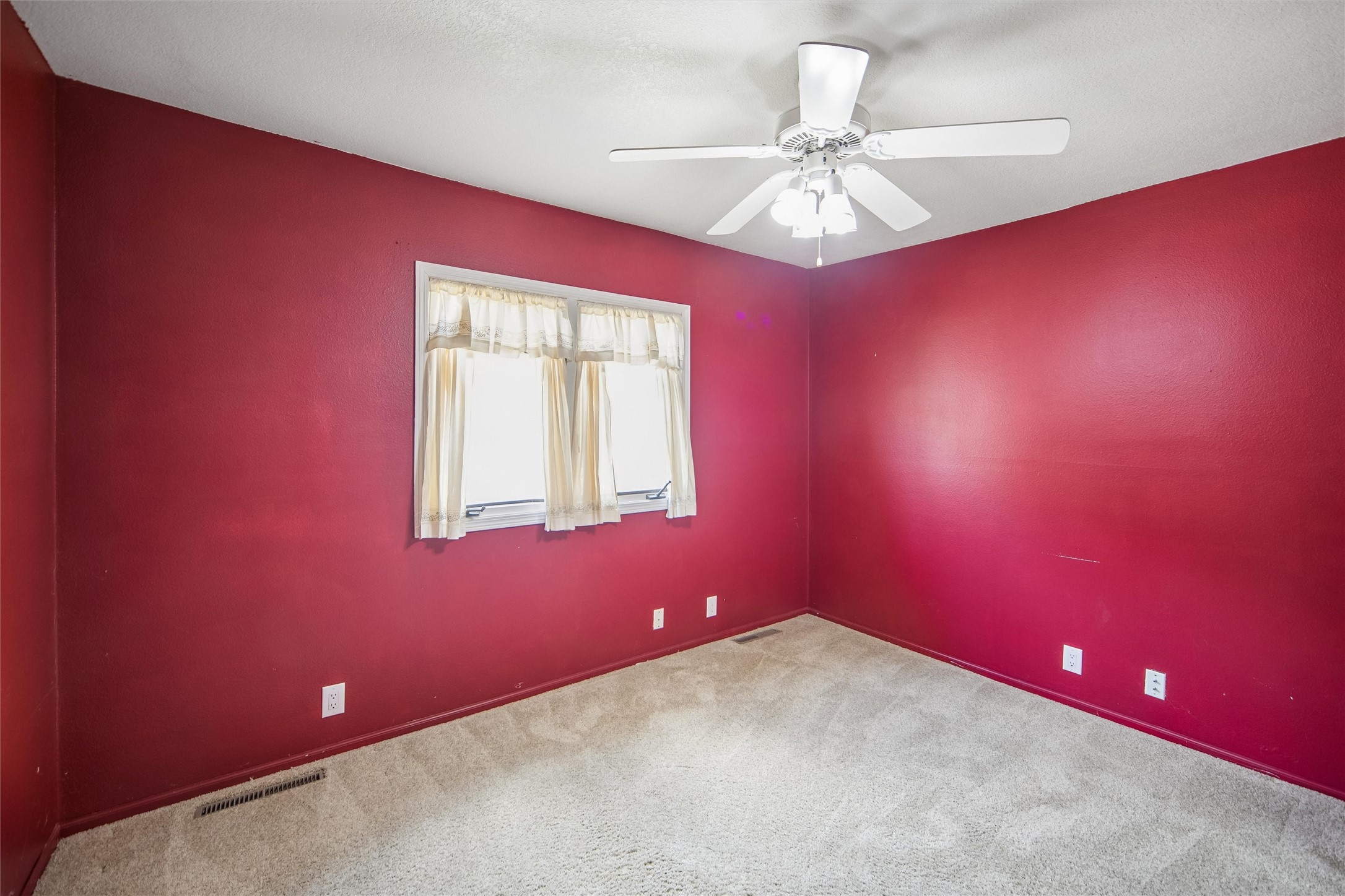 3828 Hunter Avenue Property Photo 16