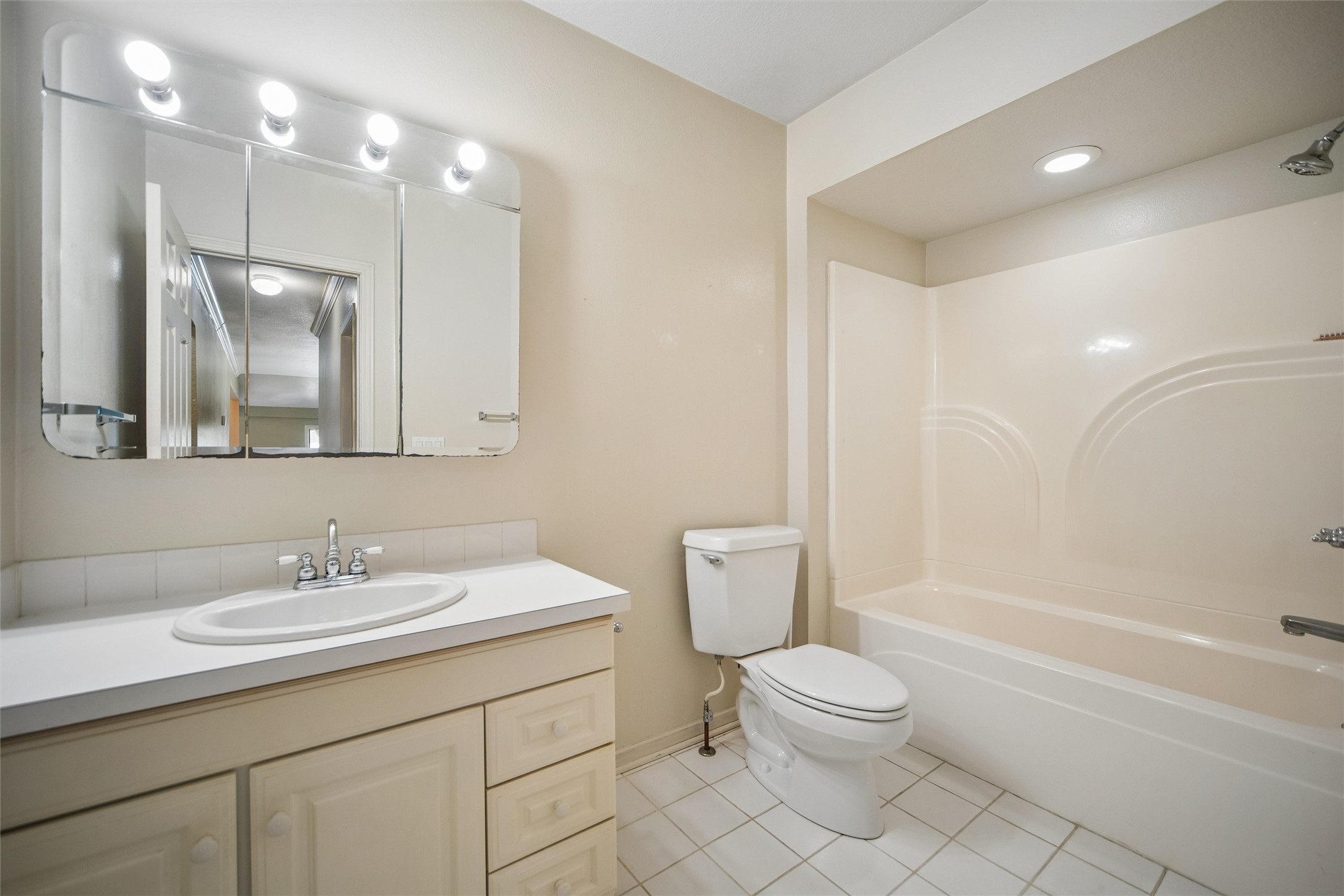 3828 Hunter Avenue Property Photo 18