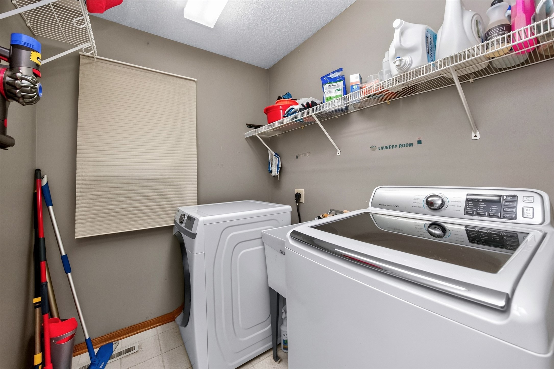 4616 93rd Street Property Photo 16