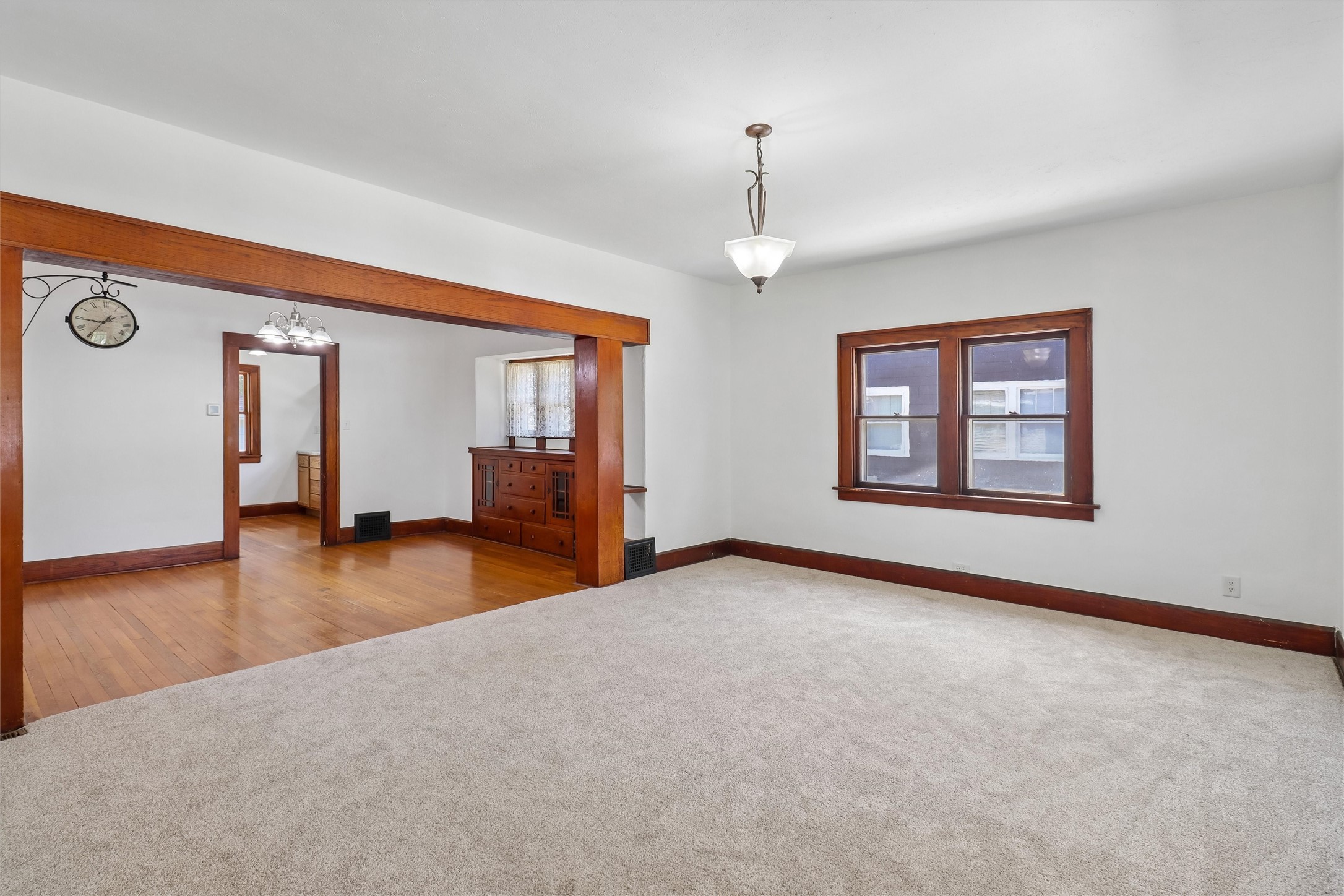 1805 E 12th Street Property Photo 3
