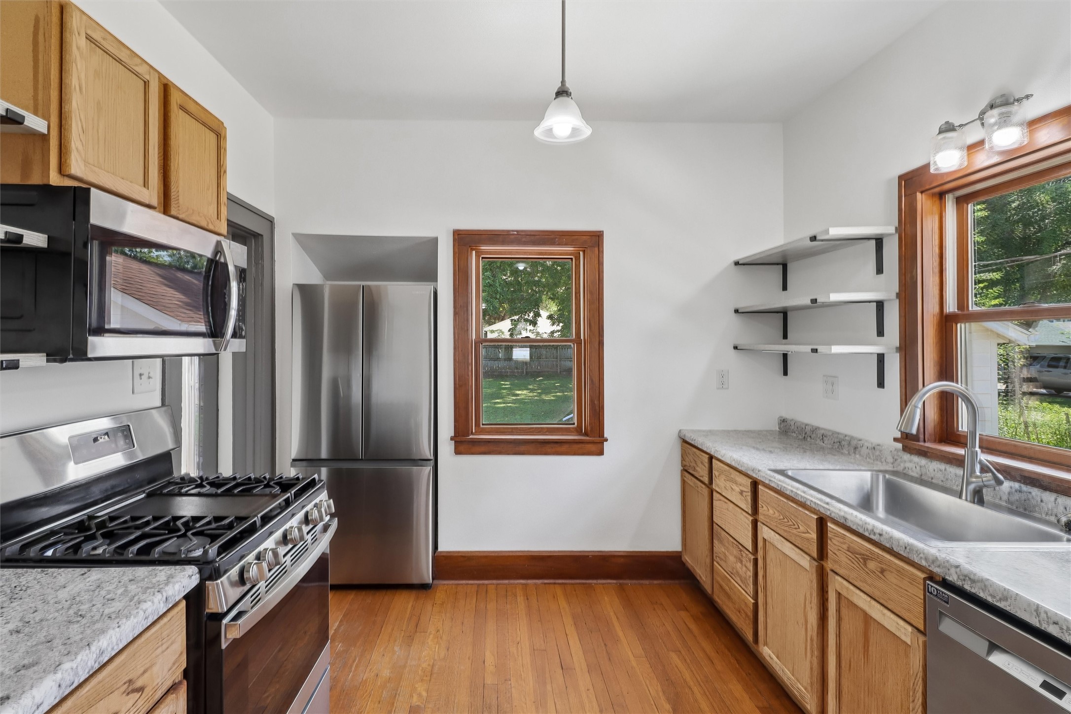 1805 E 12th Street Property Photo 5