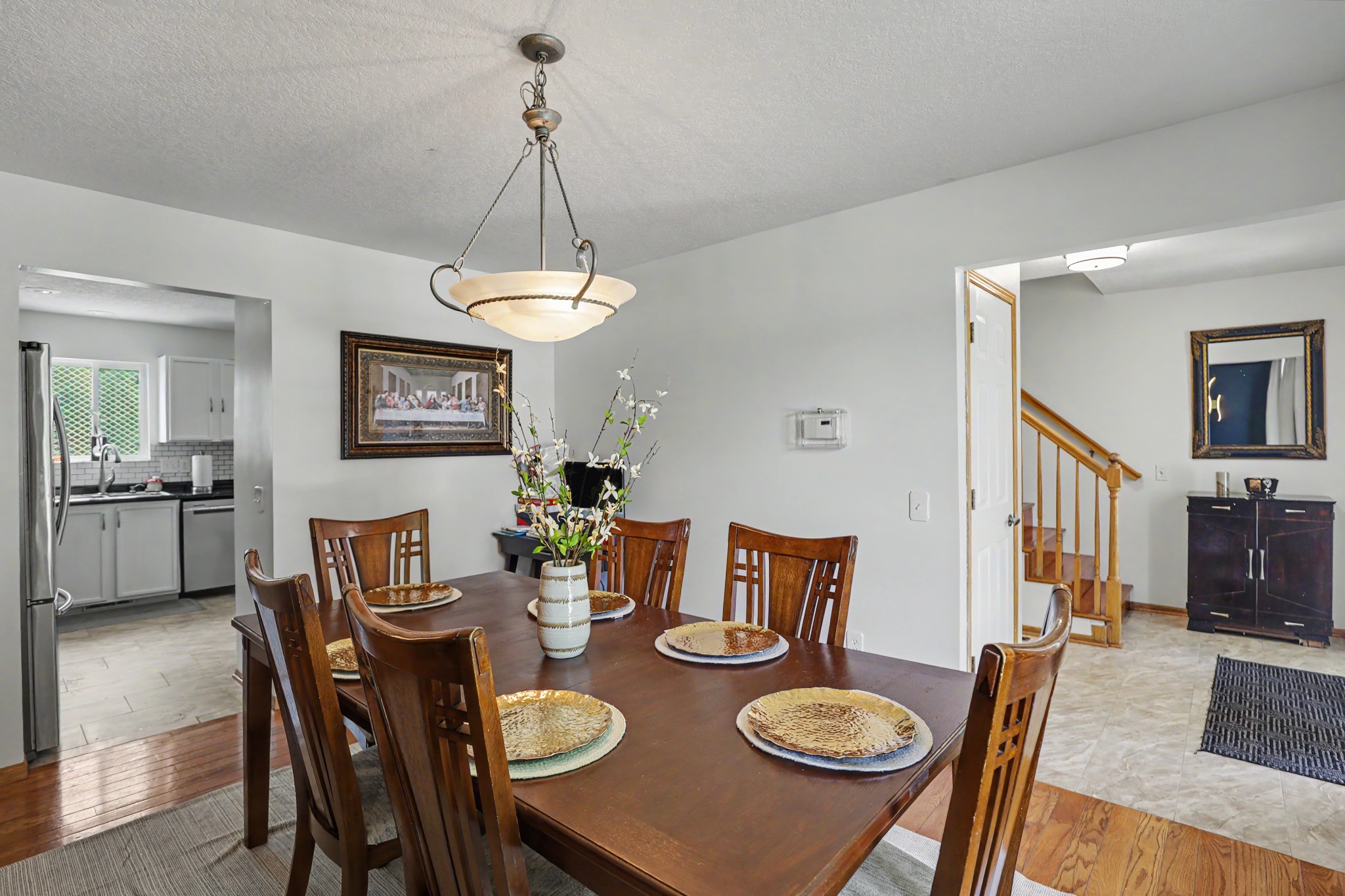 2405 E Luster Lane Property Photo 5