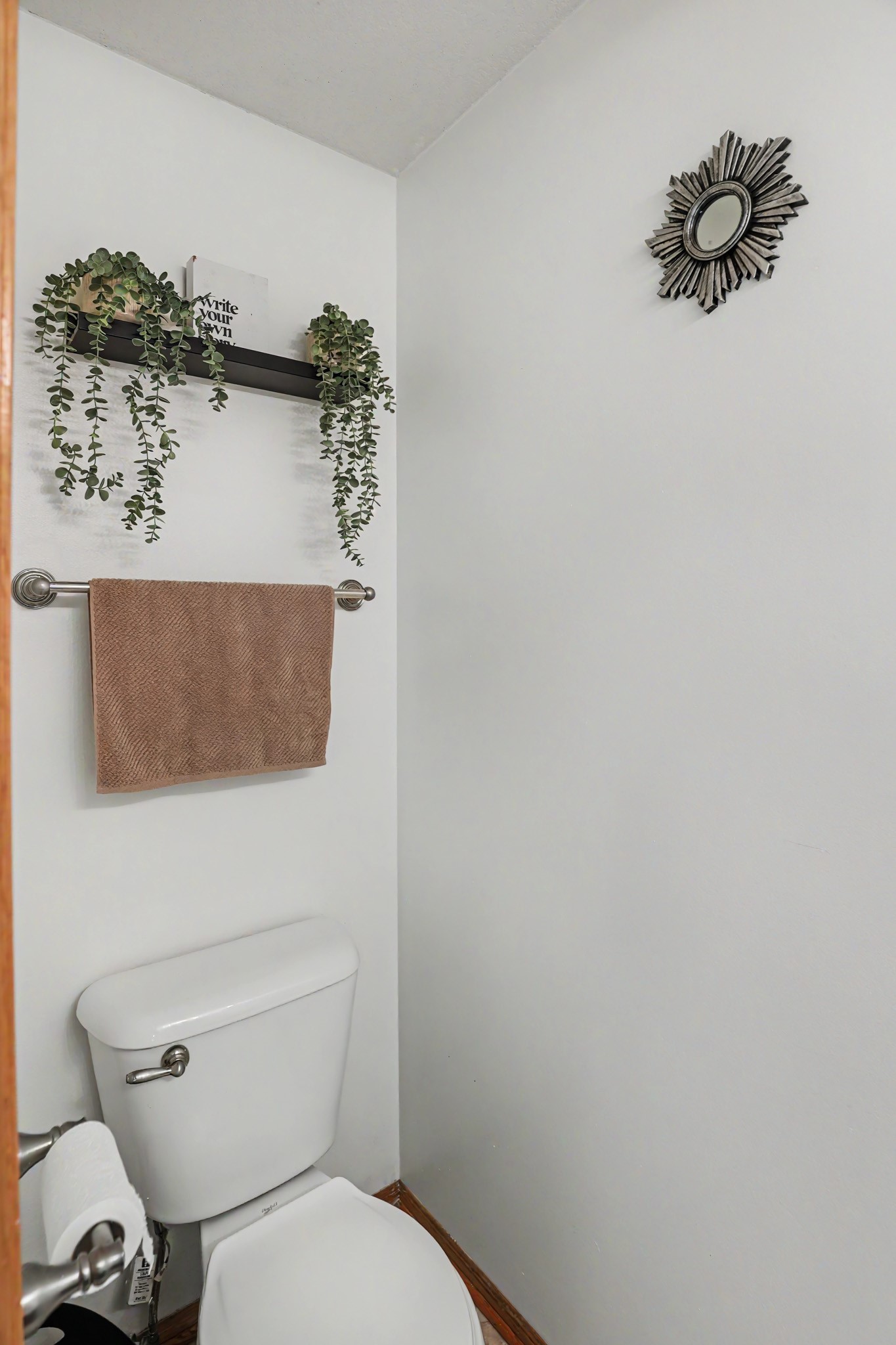 2405 E Luster Lane Property Photo 15