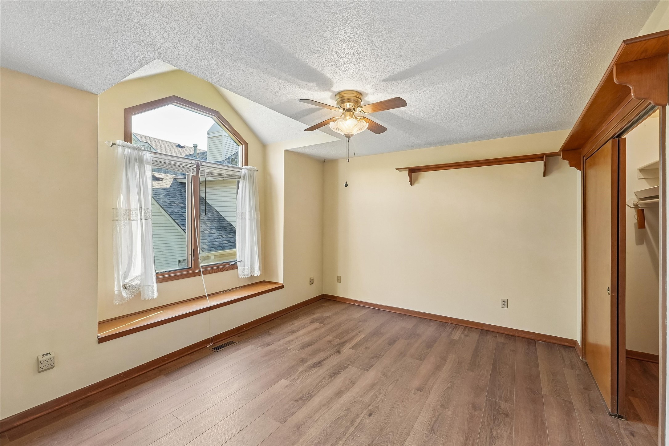 6856 Sharon Drive Property Photo 5