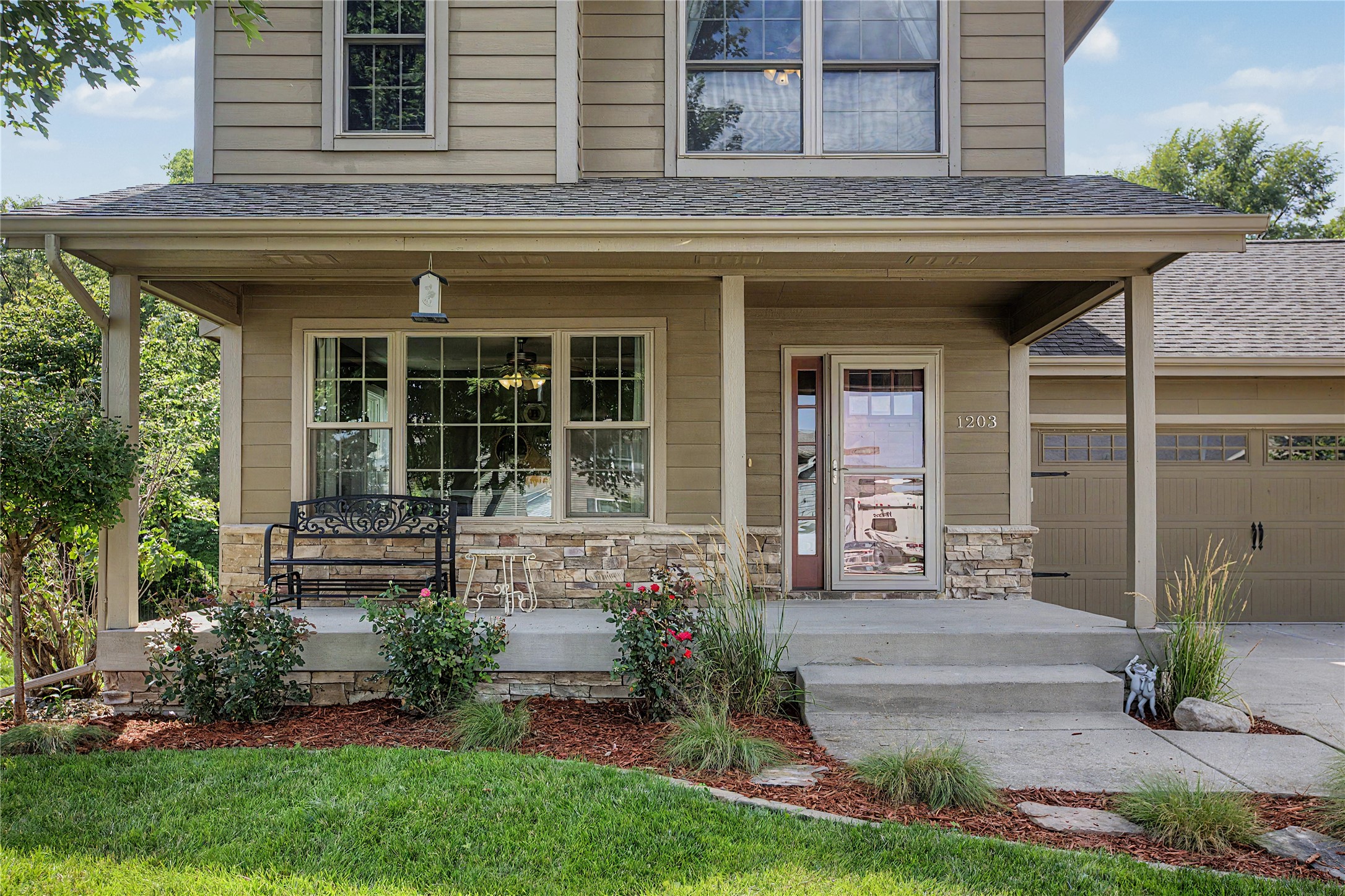 1203 8th Street Property Photo 2