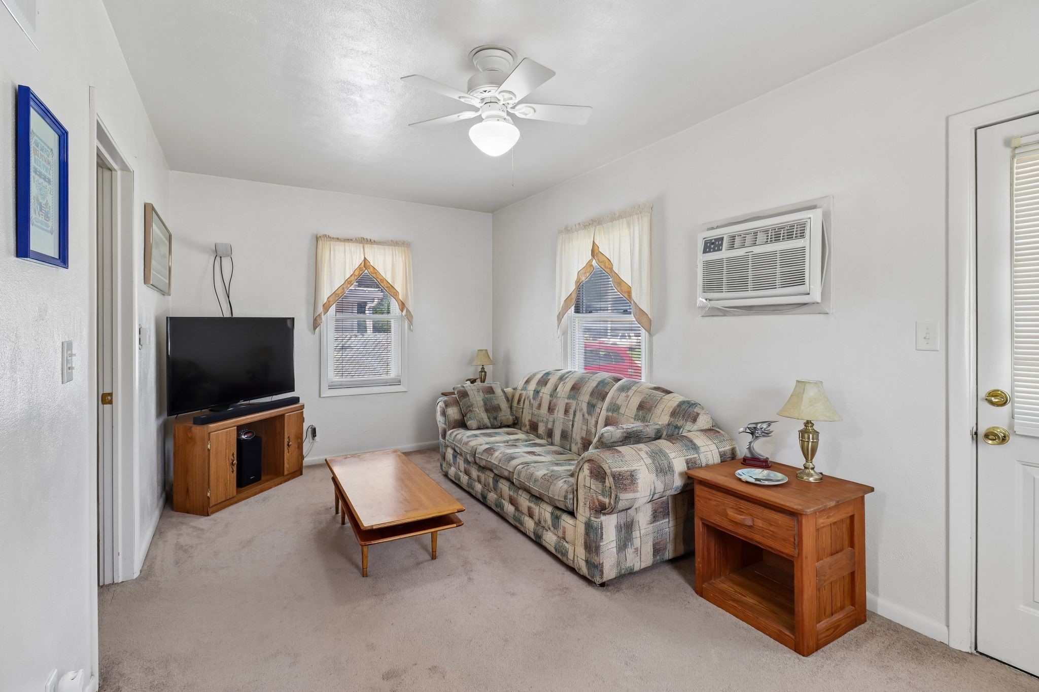 4032 56th Street Property Photo 4