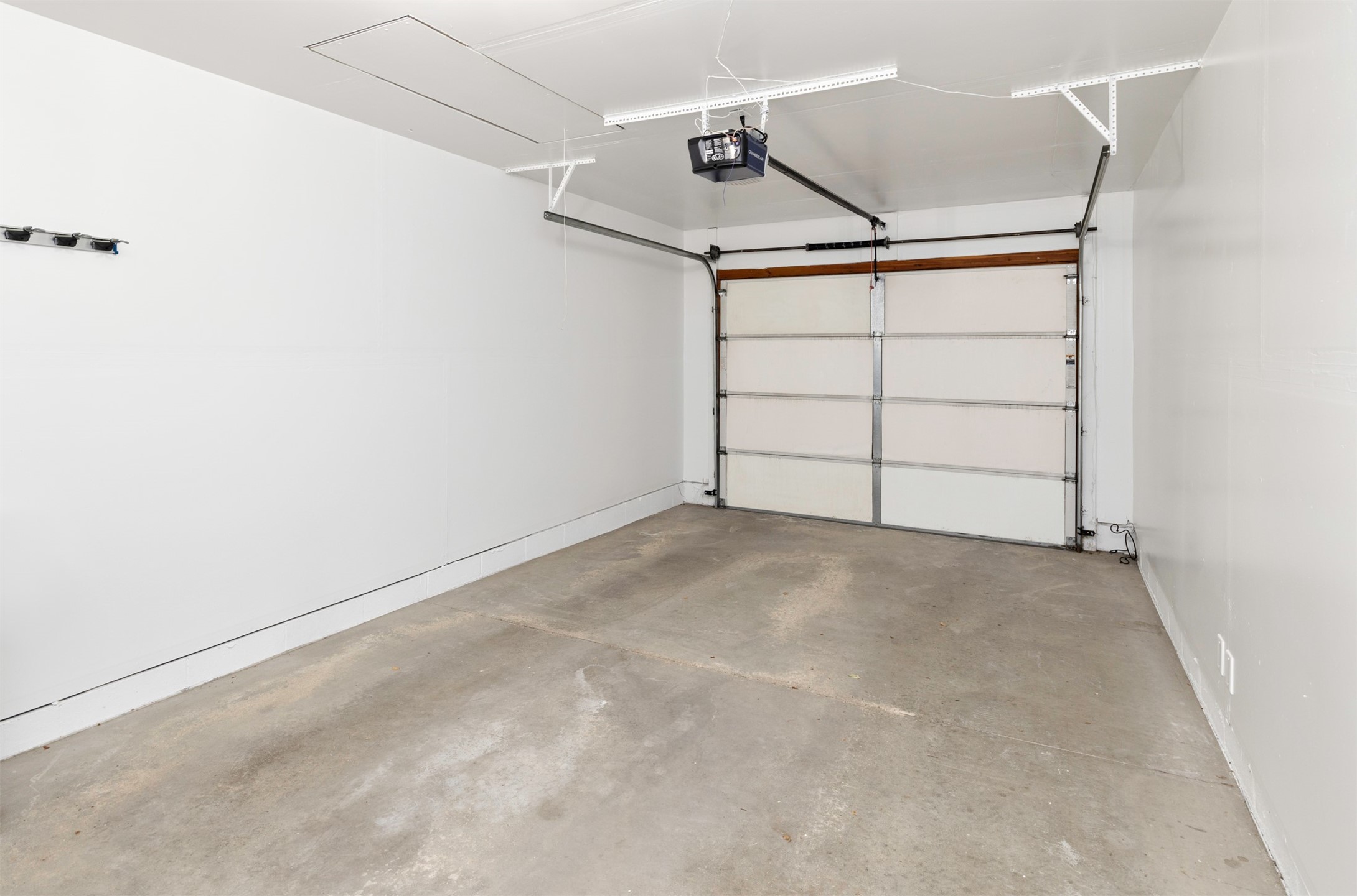 10500 Meredith Drive 3 Property Photo 11