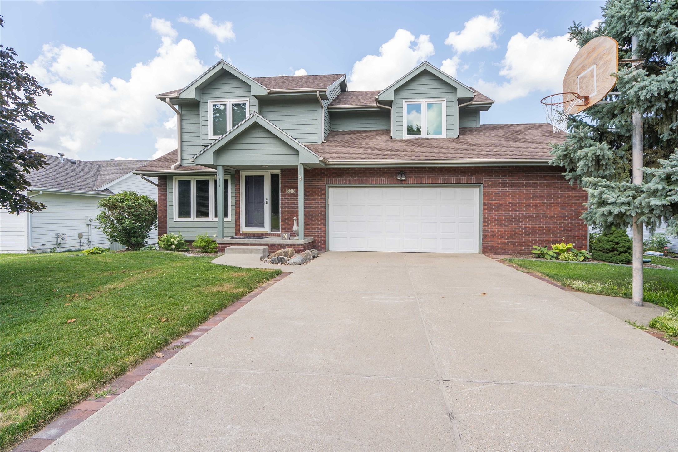 5213 Wakonda Drive Property Photo 1