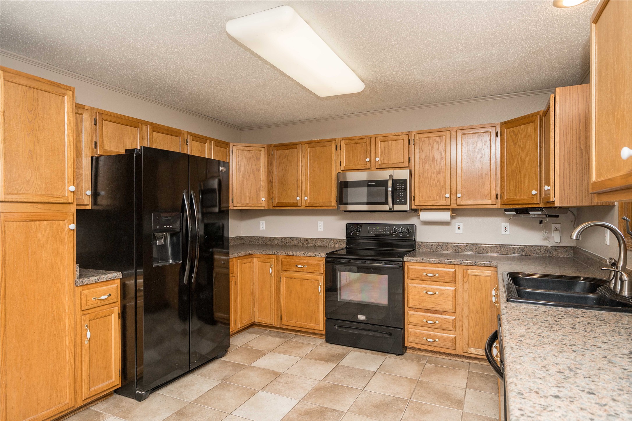 5213 Wakonda Drive Property Photo 3