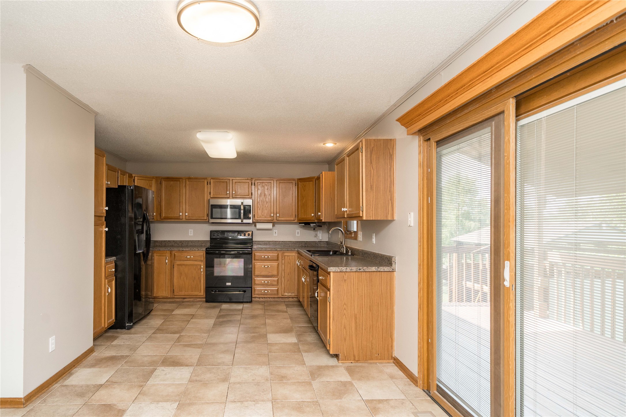 5213 Wakonda Drive Property Photo 4