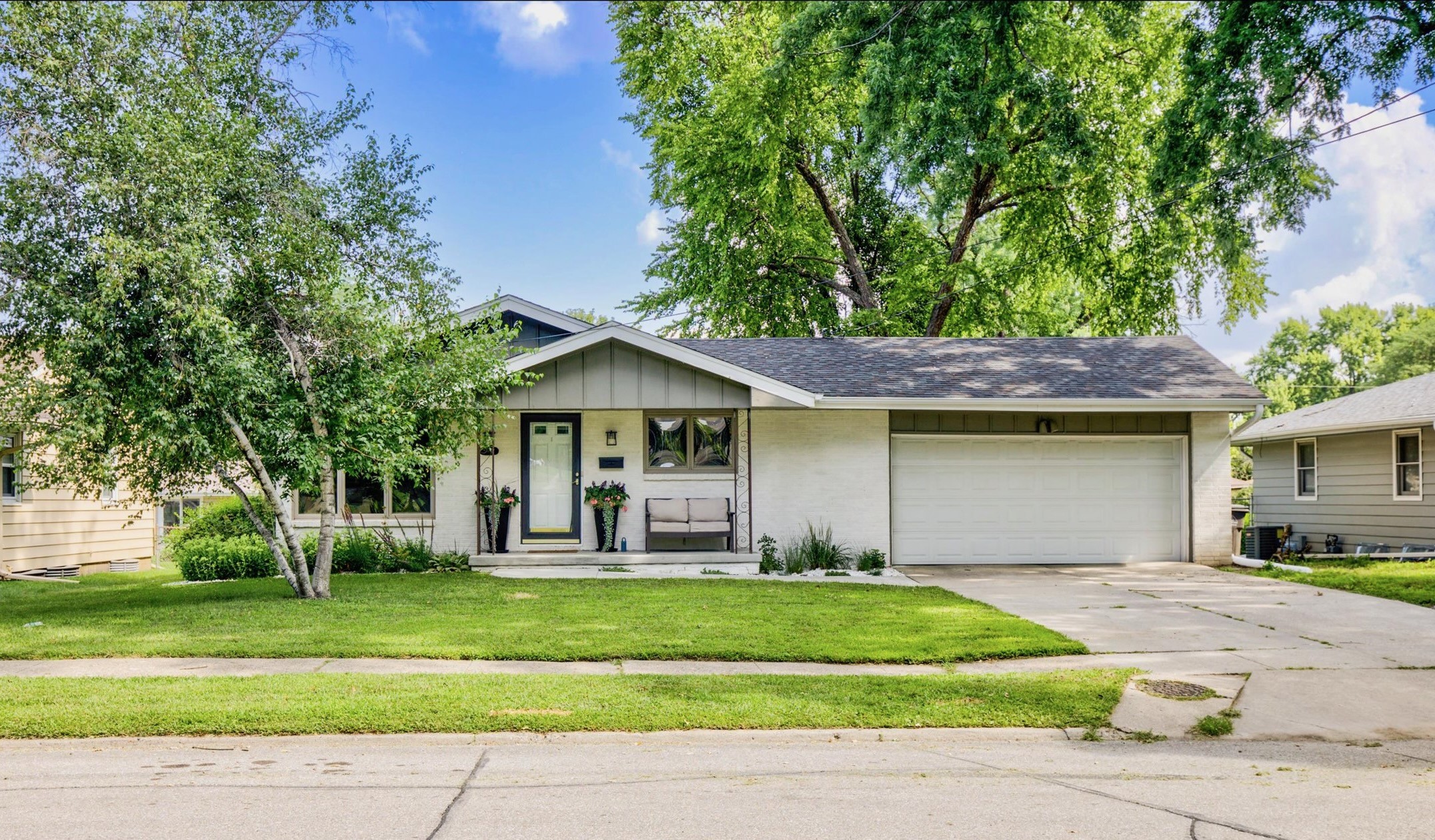 3937 Aurora Avenue Property Photo 1