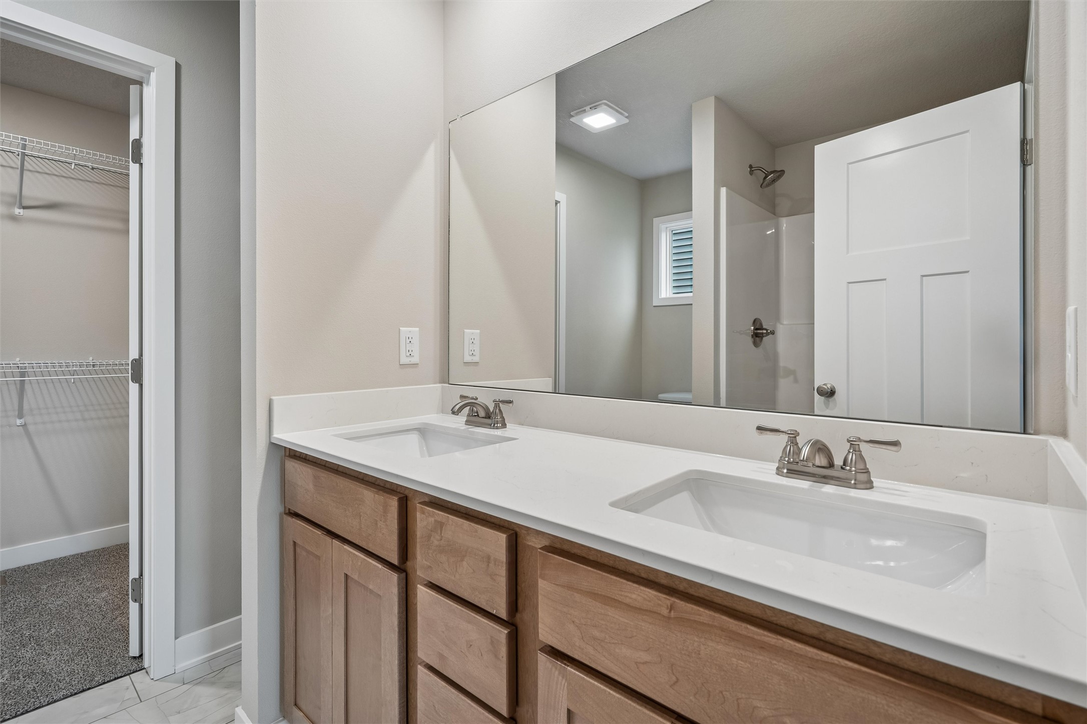 608 Ne Oak Ridge Drive Property Photo 13