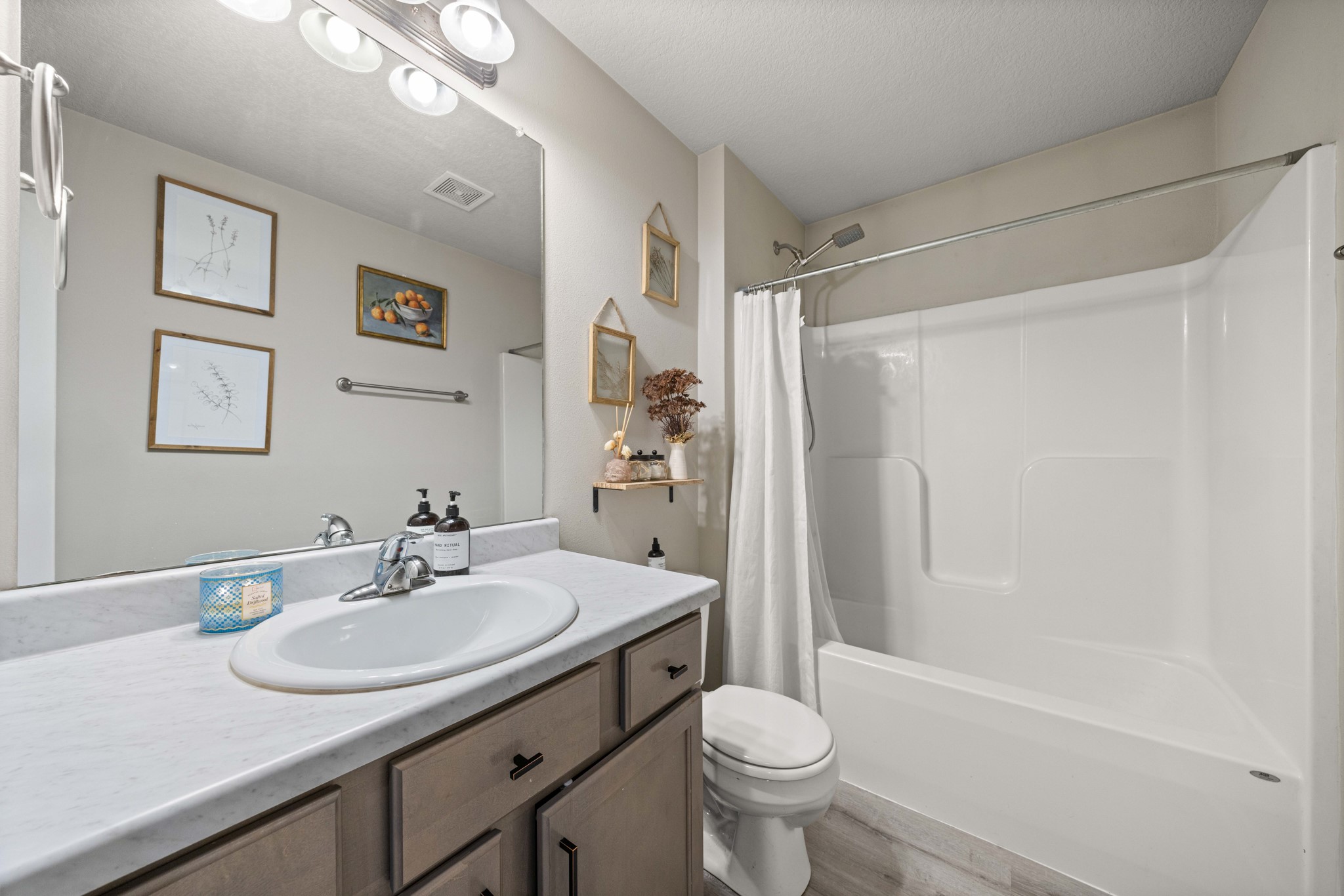635 N N Street Property Photo 6