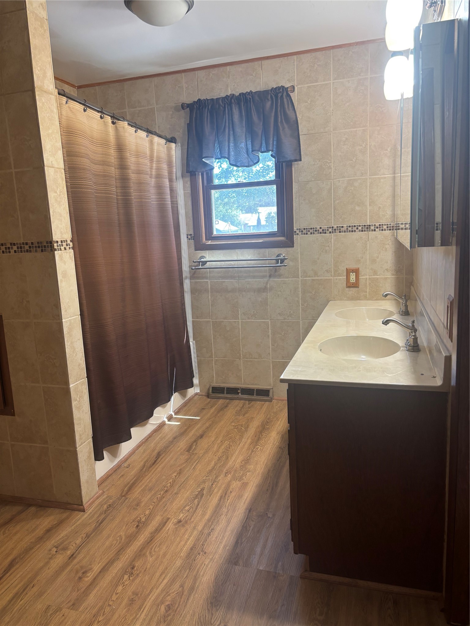 1101 Westview Drive Property Photo 11