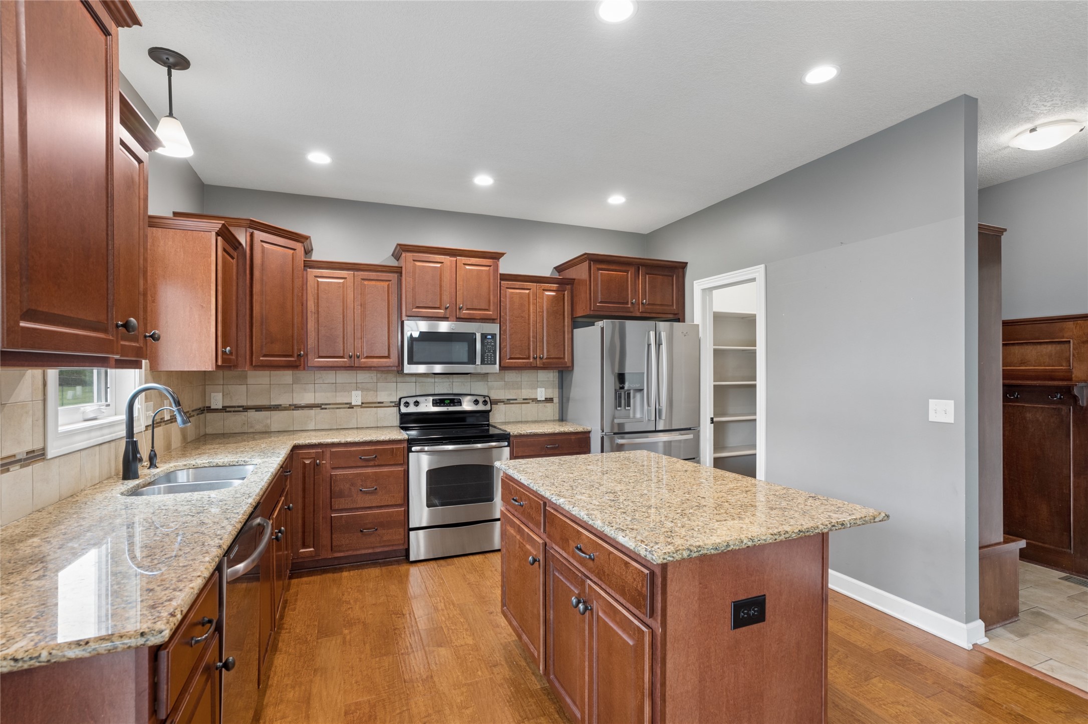 6614 Cheldon Court Property Photo 10