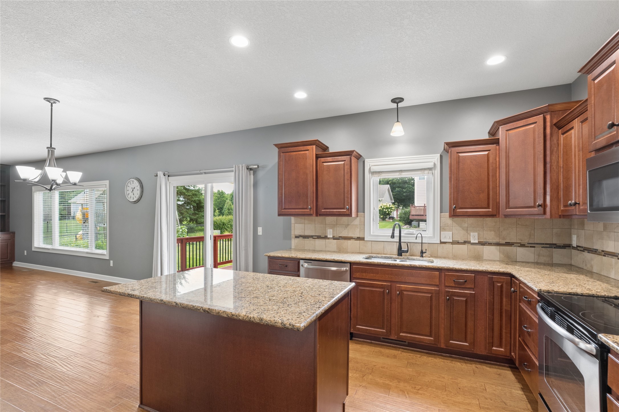 6614 Cheldon Court Property Photo 11