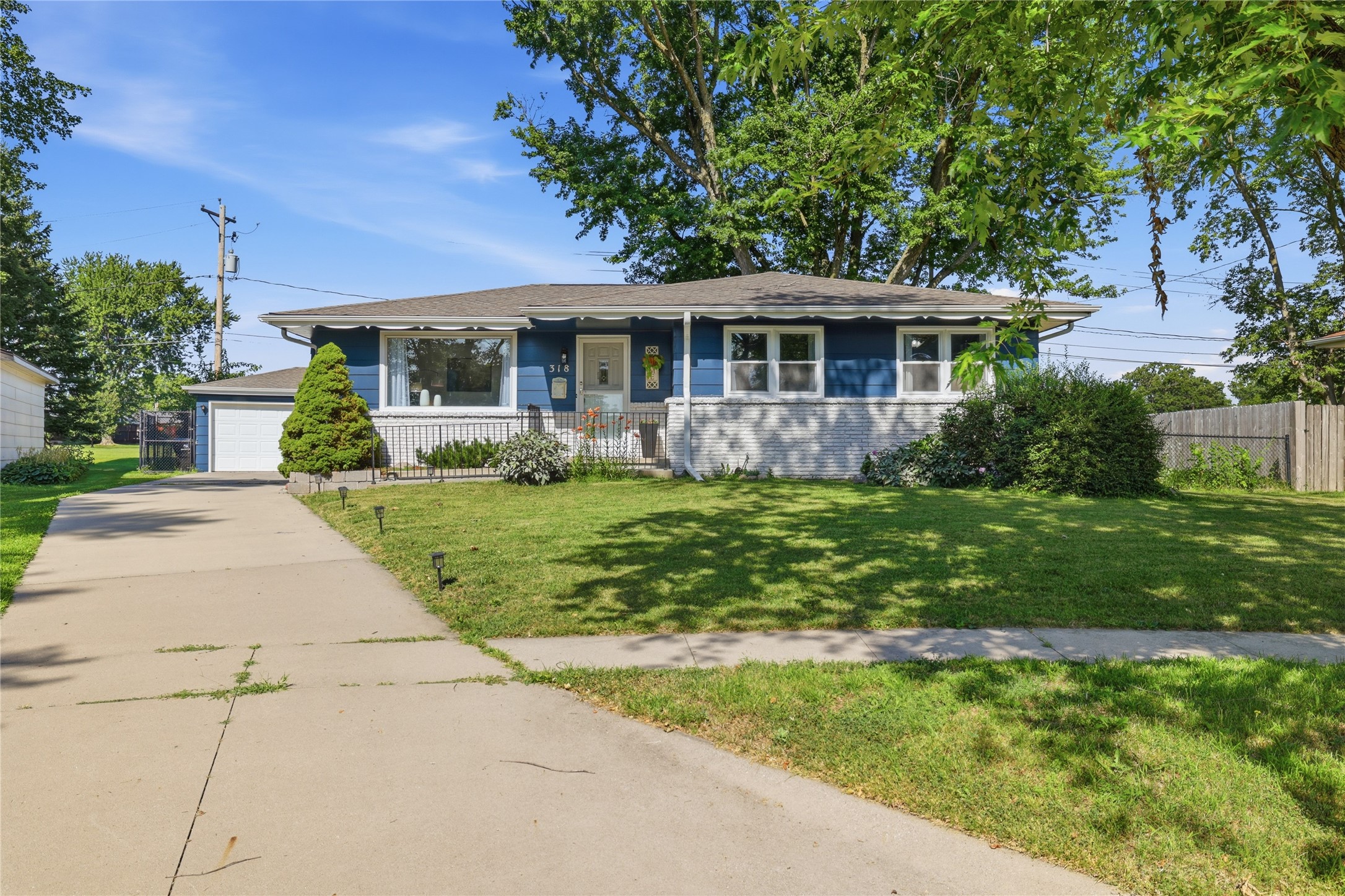 318 Se Wanda Drive Property Photo 1