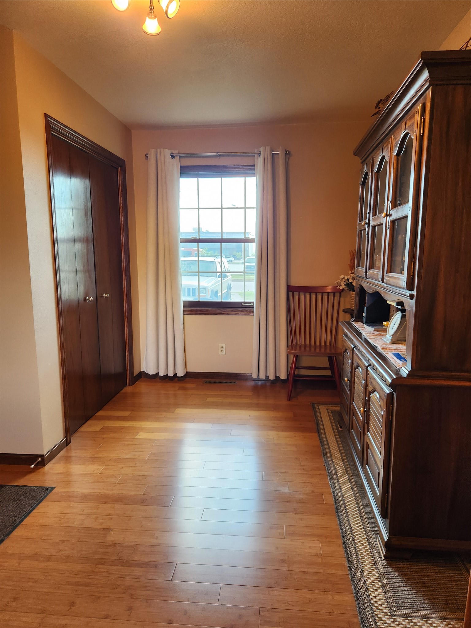 1606 Green Street Property Photo 8