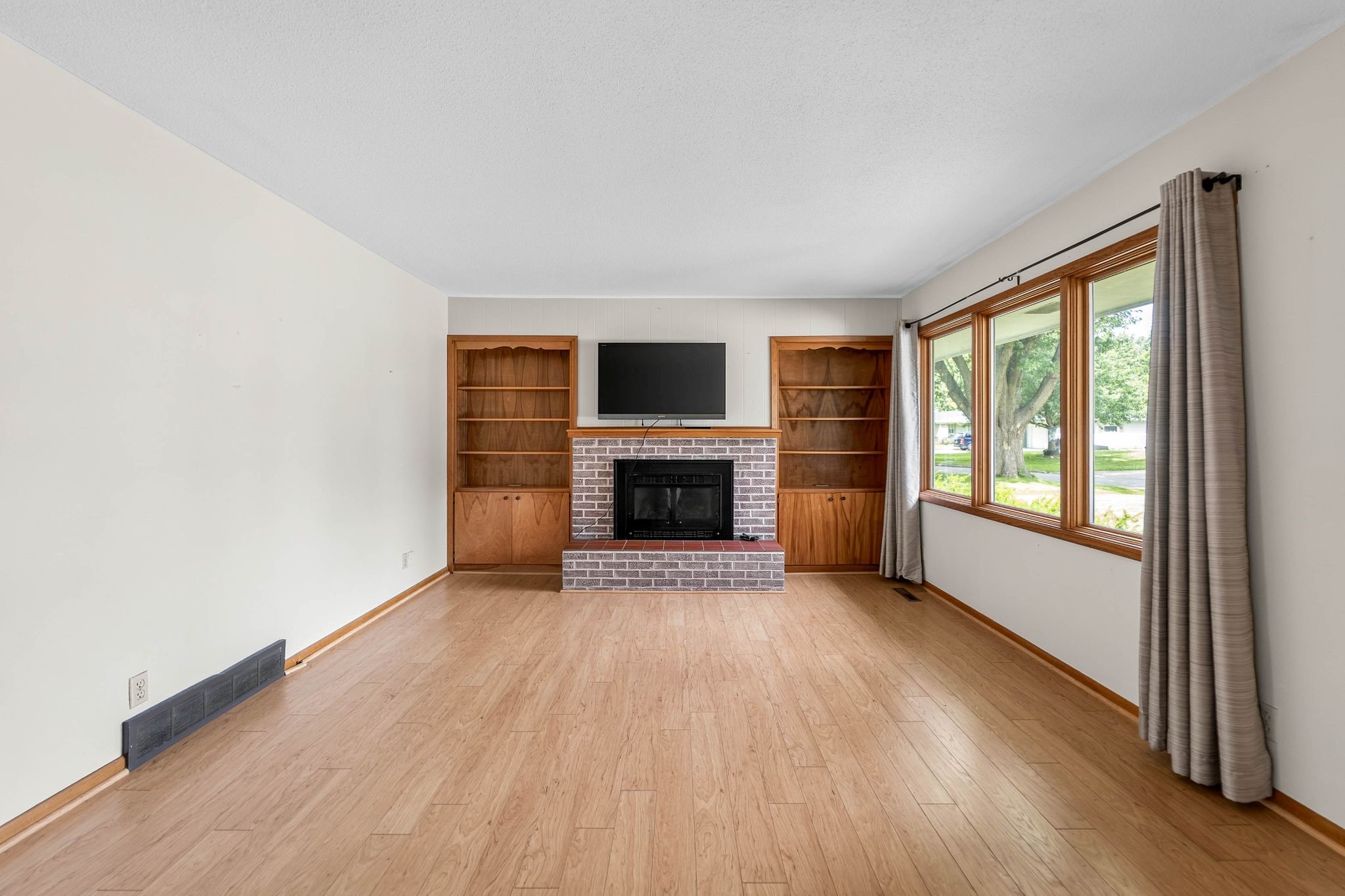 1309 S 11th Avenue E Property Photo 8
