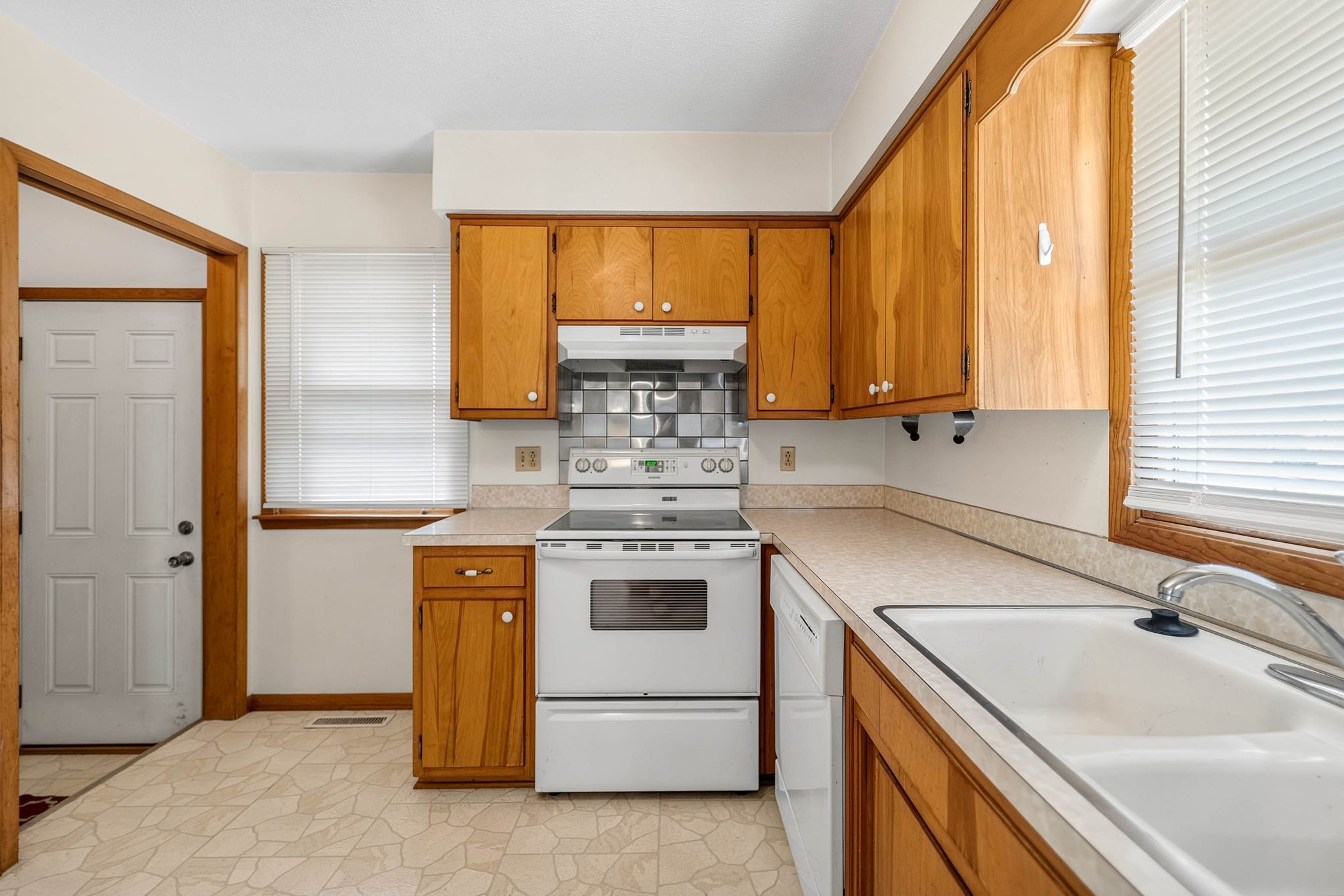 1309 S 11th Avenue E Property Photo 15
