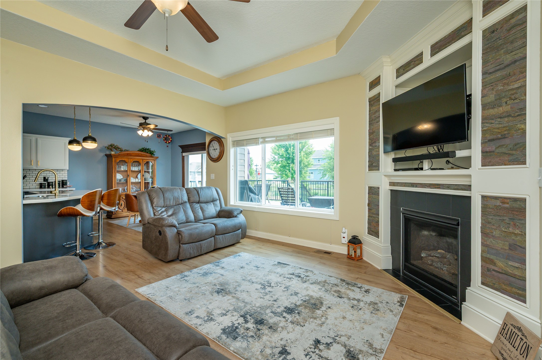 1380 E Pine Ridge Drive Property Photo 2