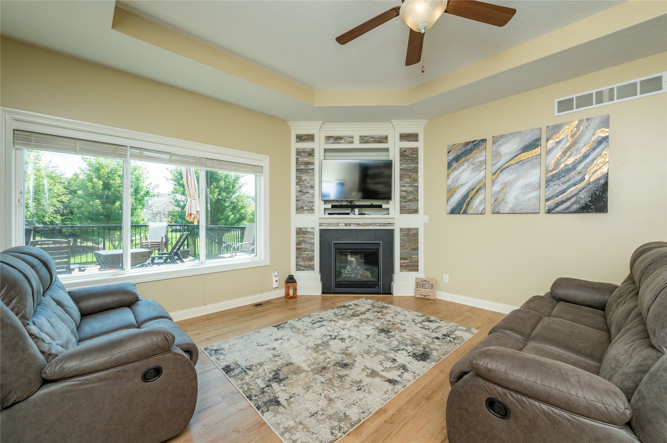 1380 E Pine Ridge Drive Property Photo 3