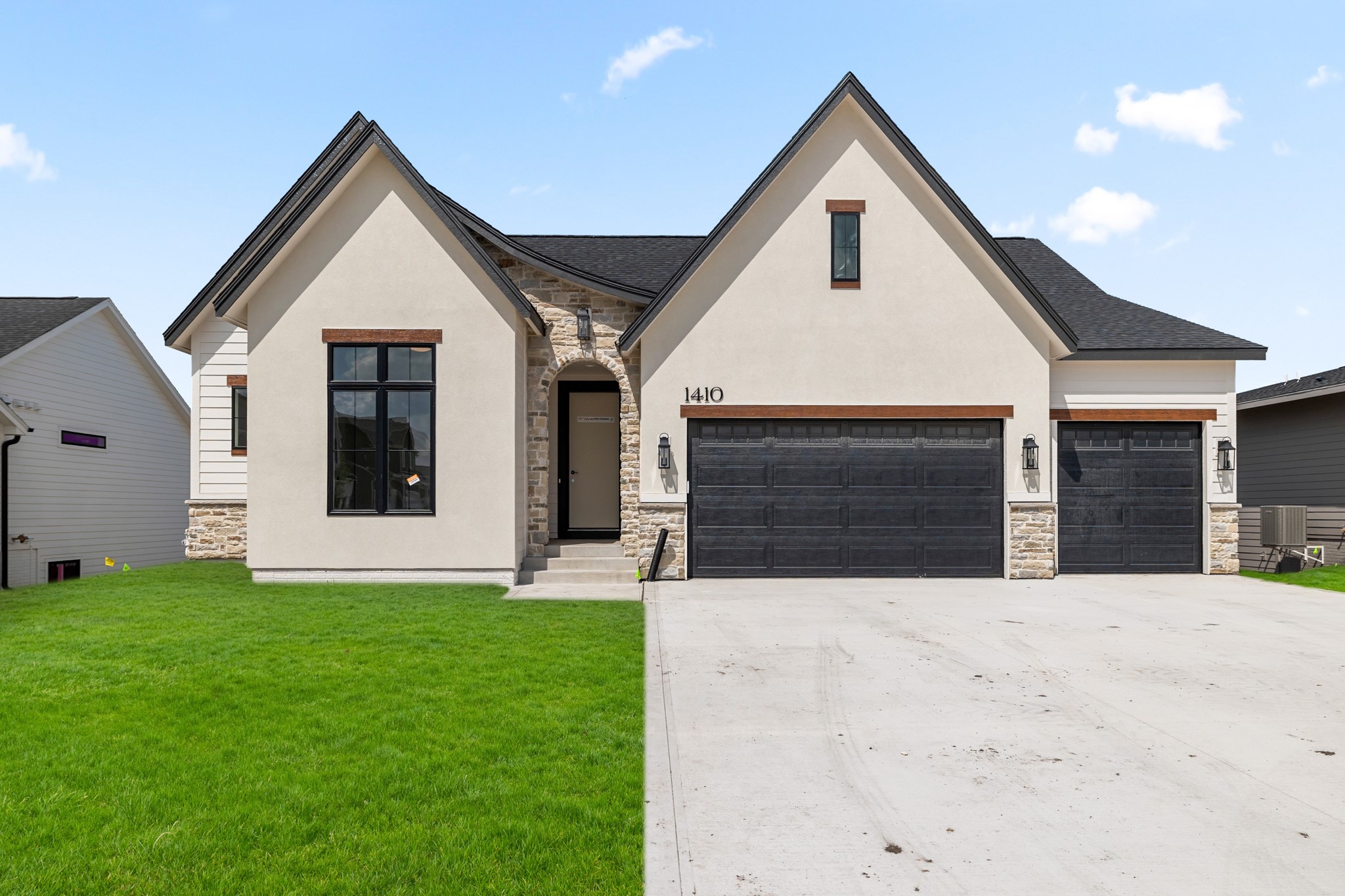 1410 Nw Alderleaf Drive Property Photo 1