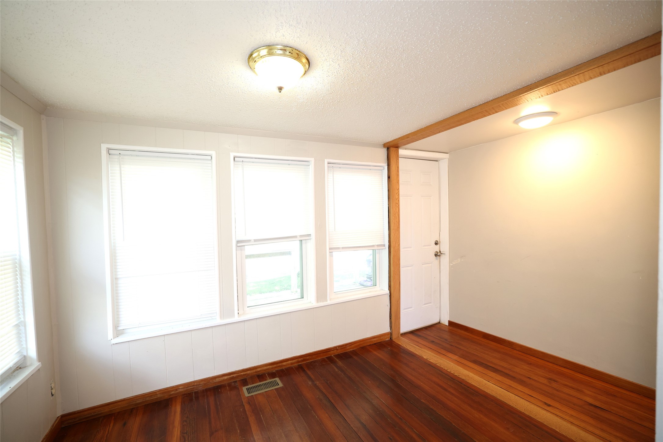 415 Marshall Street Property Photo 10